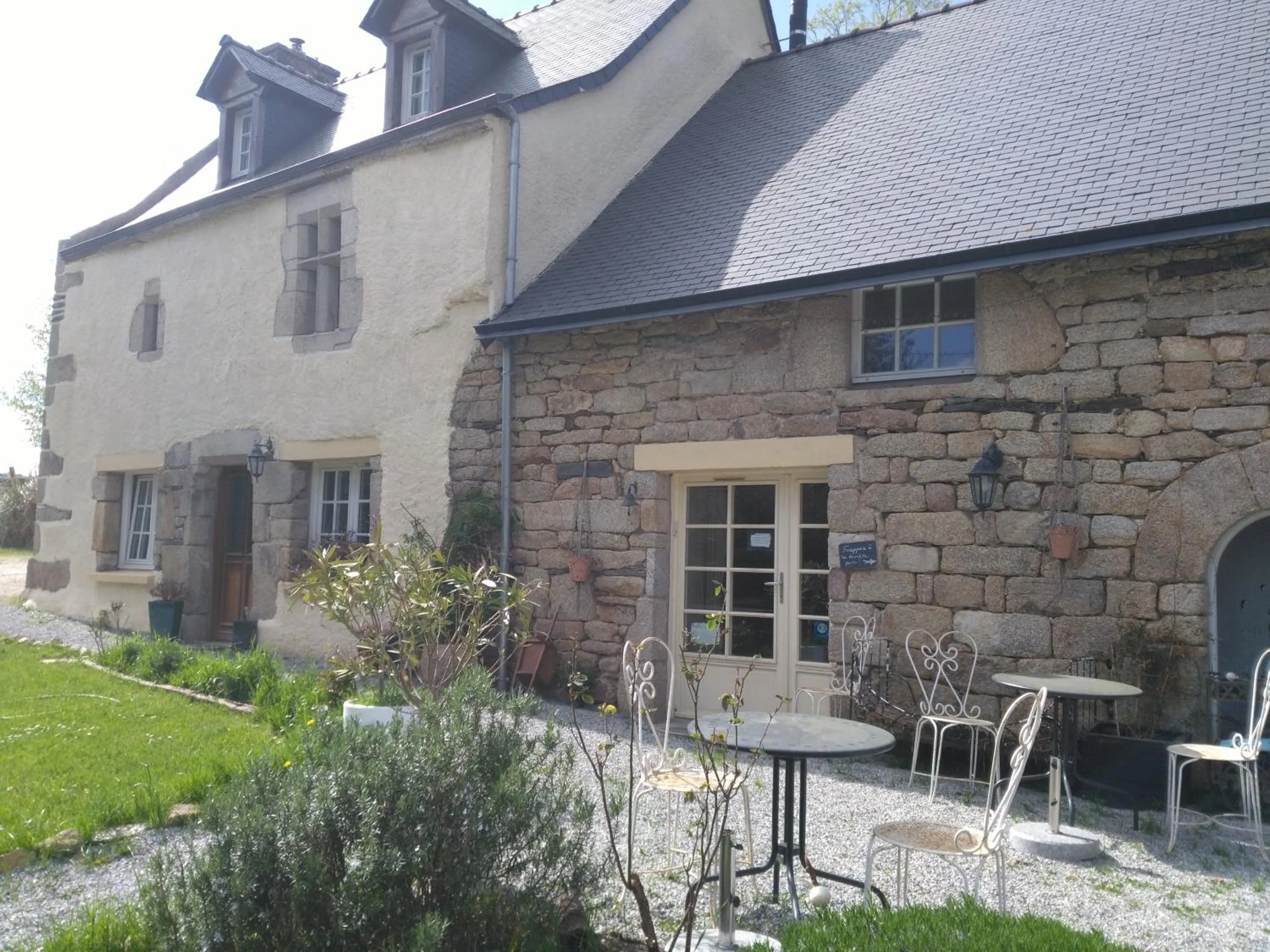 Property building in Frairie Du Divit