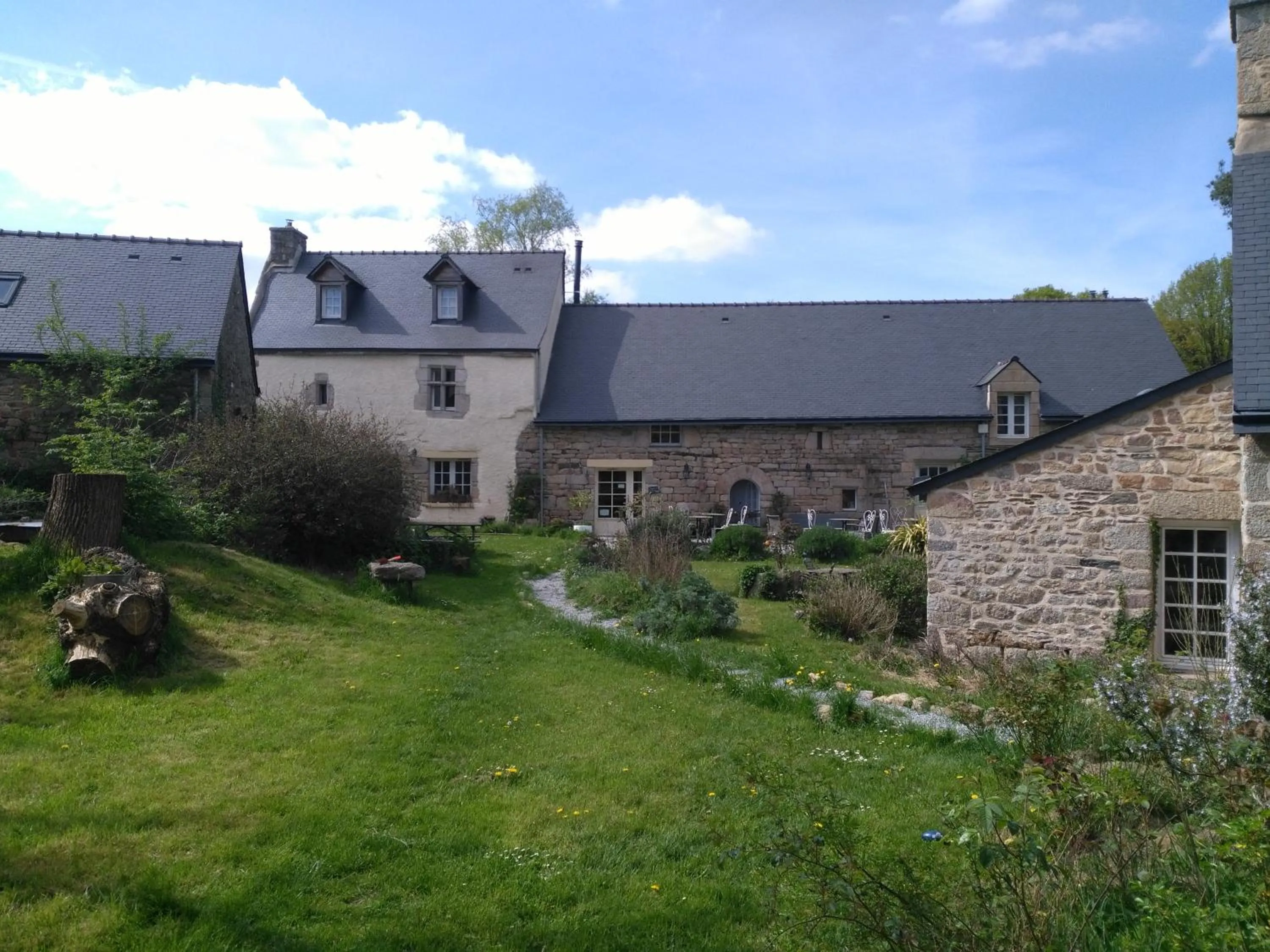 Property building in Frairie Du Divit