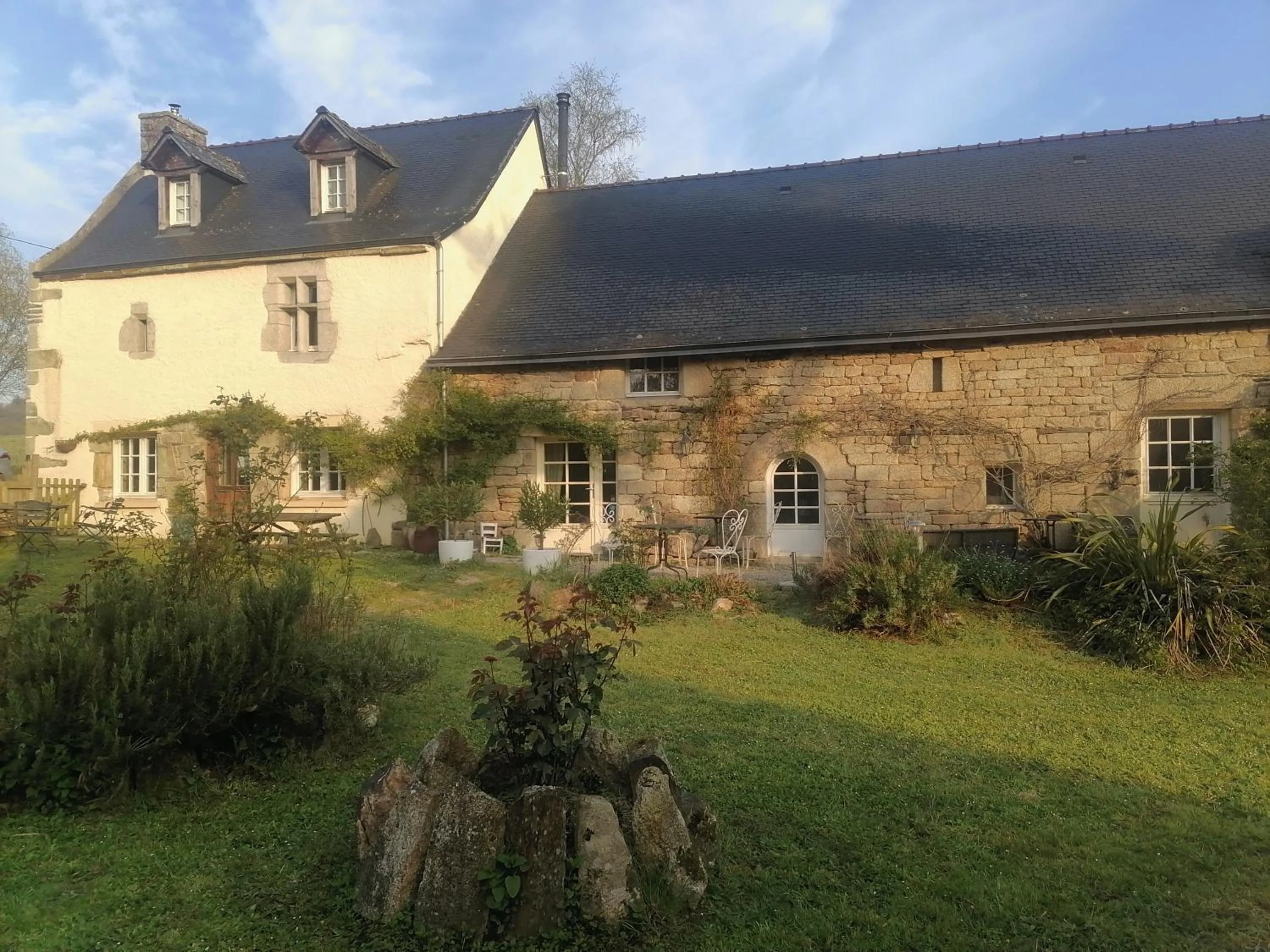 Property building in Frairie Du Divit