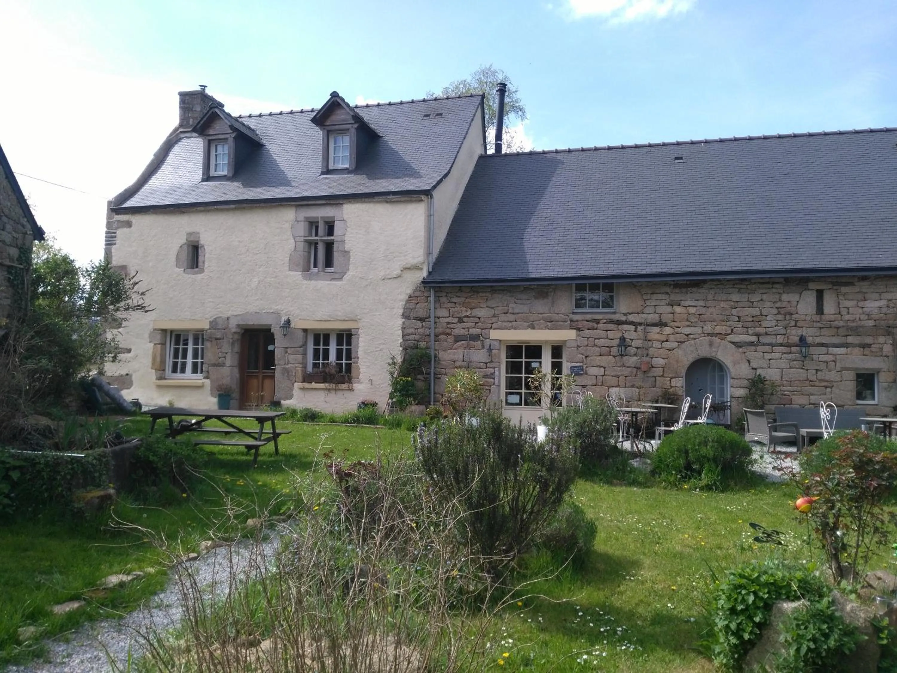 Property building in Frairie Du Divit