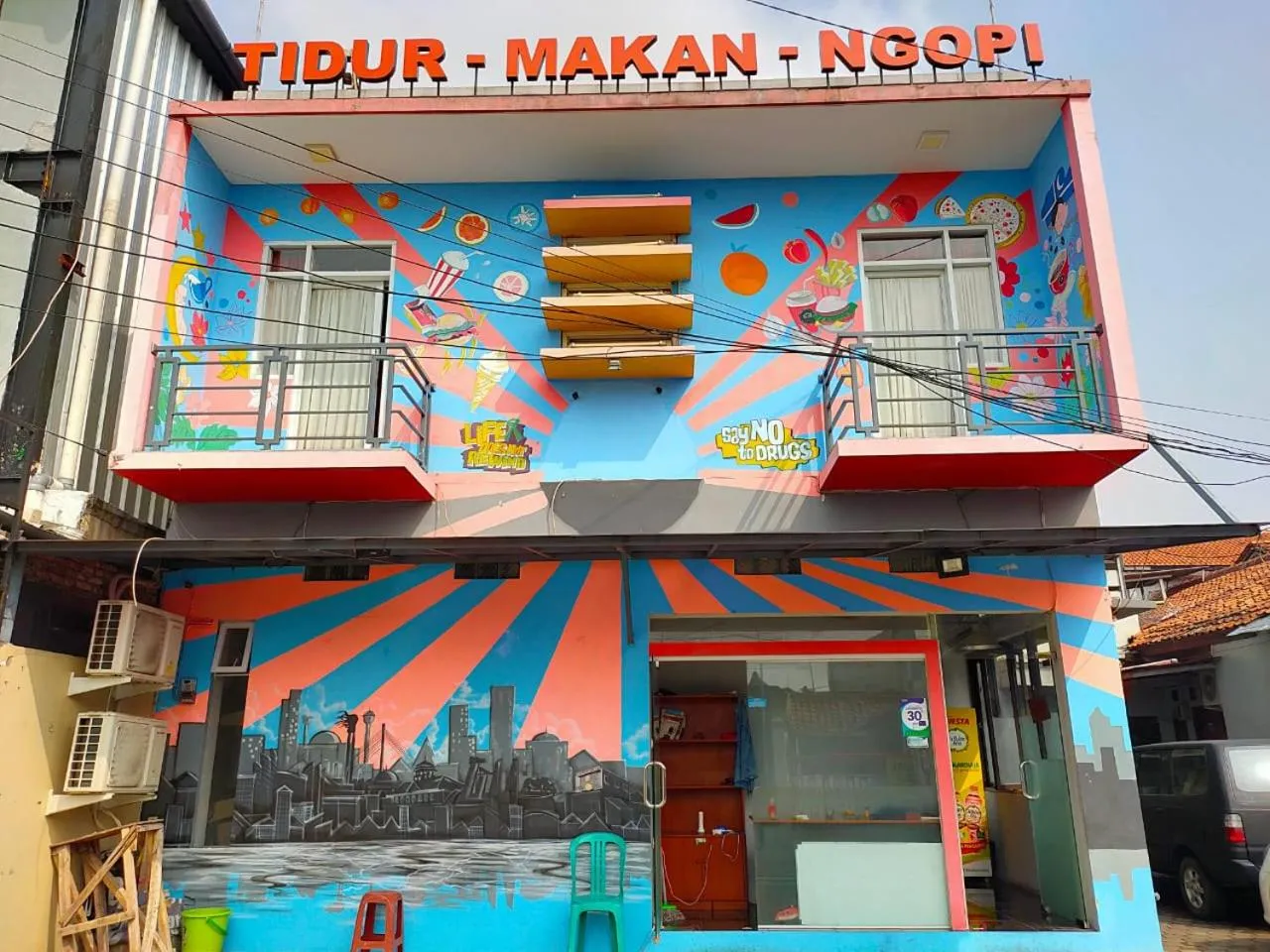 Property building in Budi House & Food Station