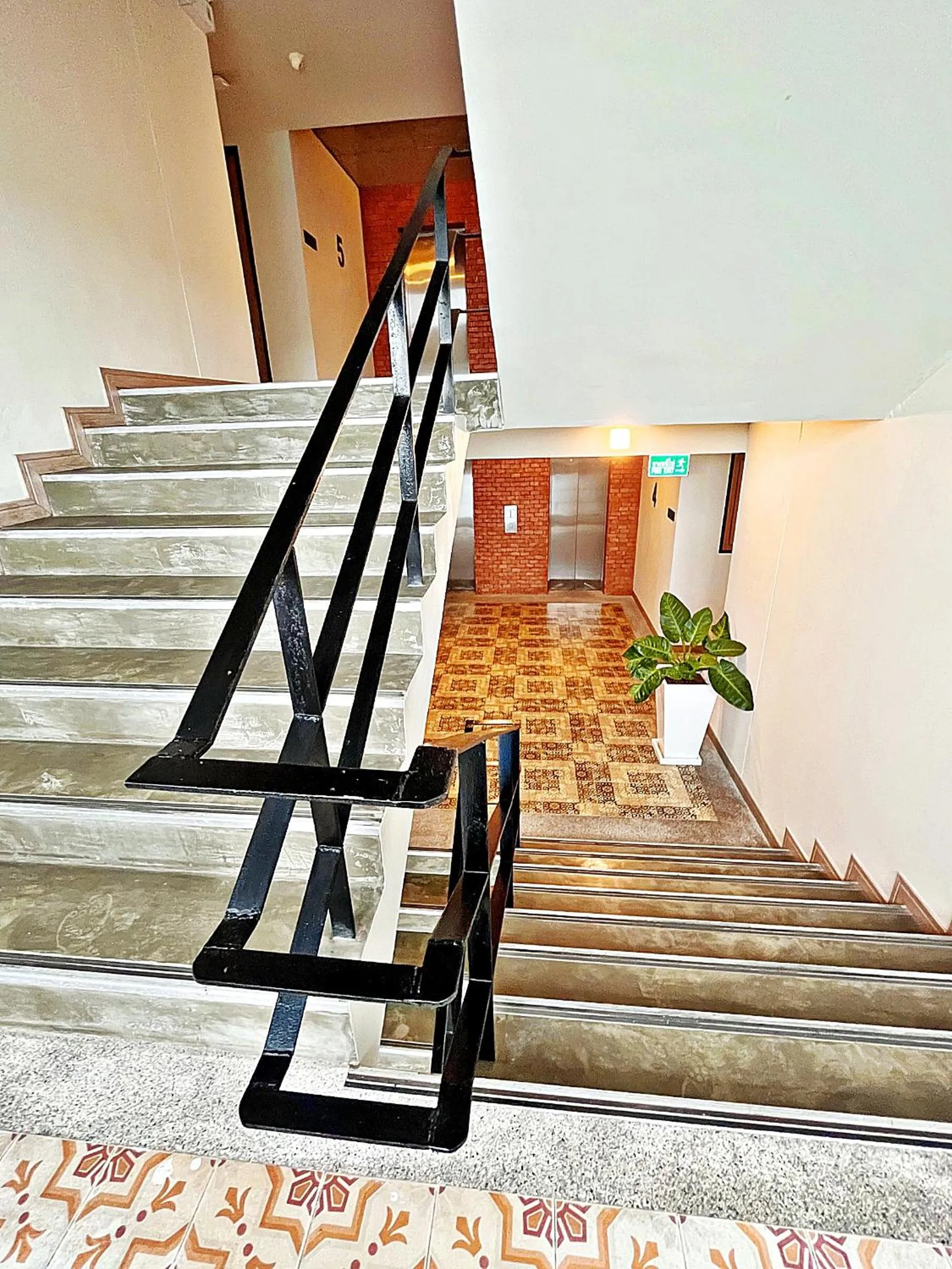 elevator in The Sixteenth Naiyang Beach Hotel- Free Schedule Airport Shuttle