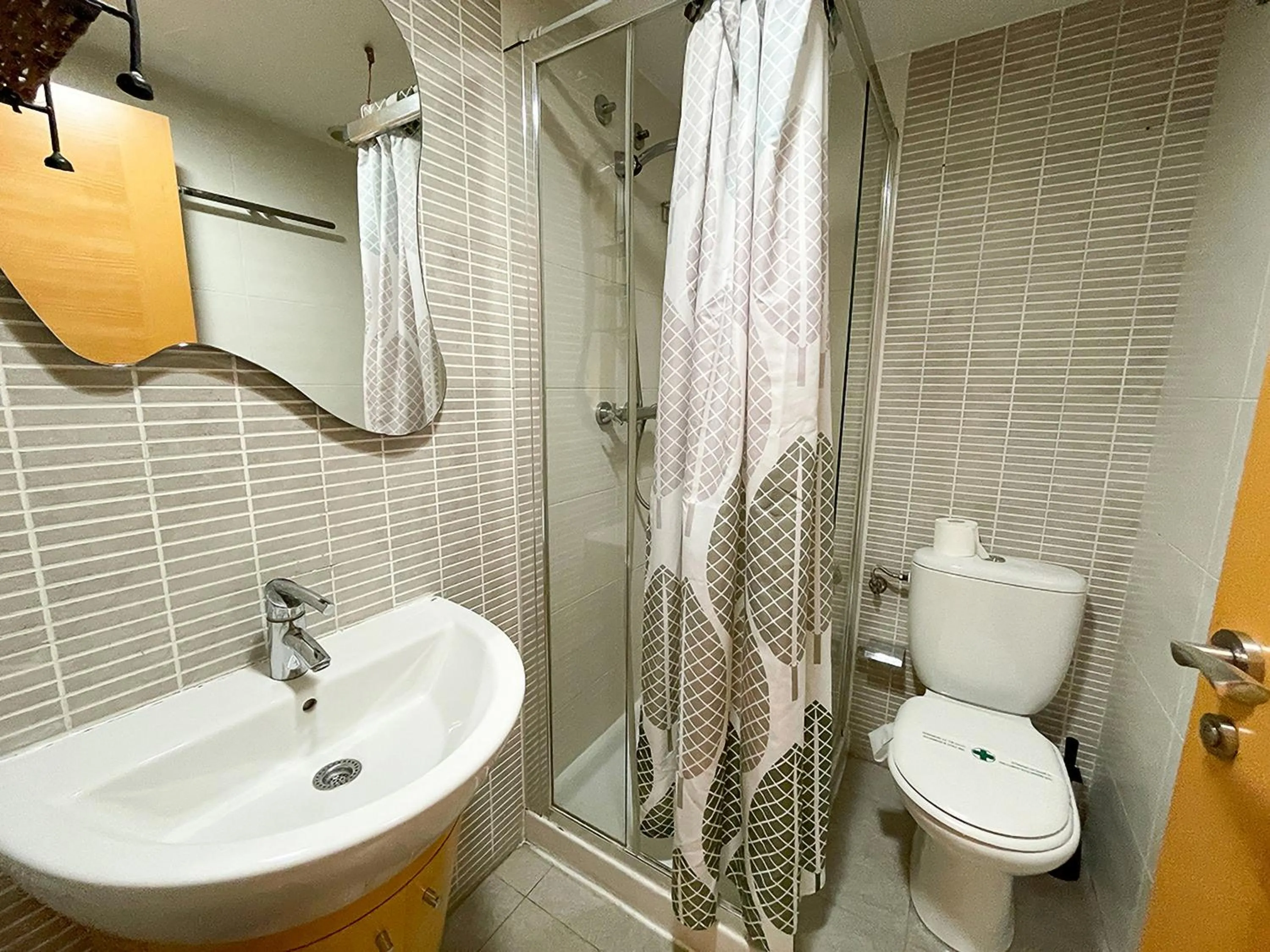 Bathroom in Apartamentos Gandía Centro 3000