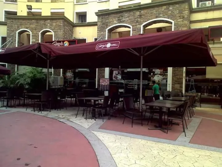 Restaurant/places to eat in Palm Tree Genlex Condo