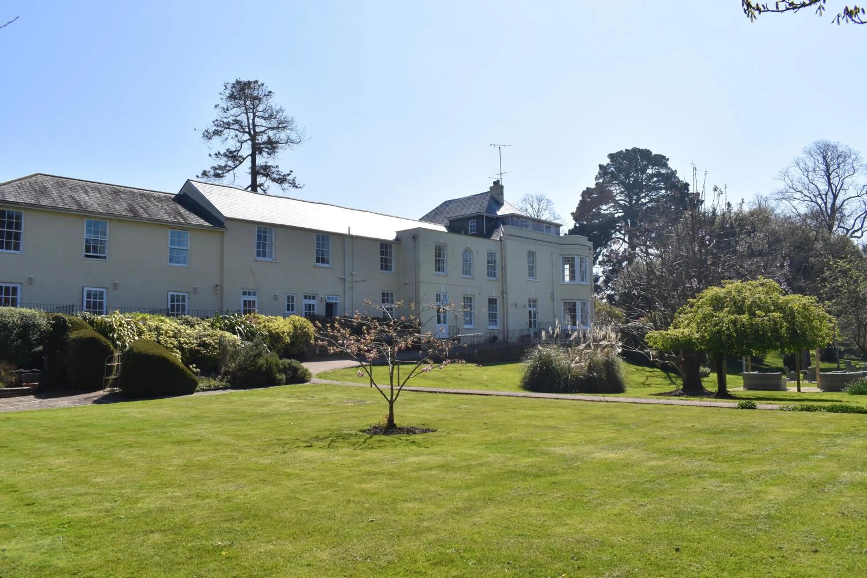 Property building in Hunters Moon Hotel