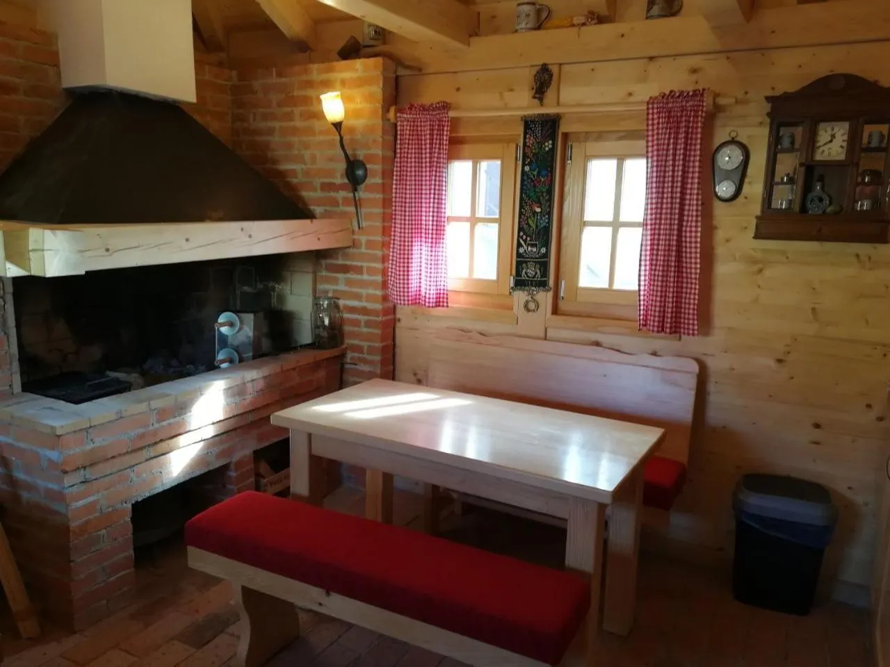 Dining area in Alpha Ski Apartmani