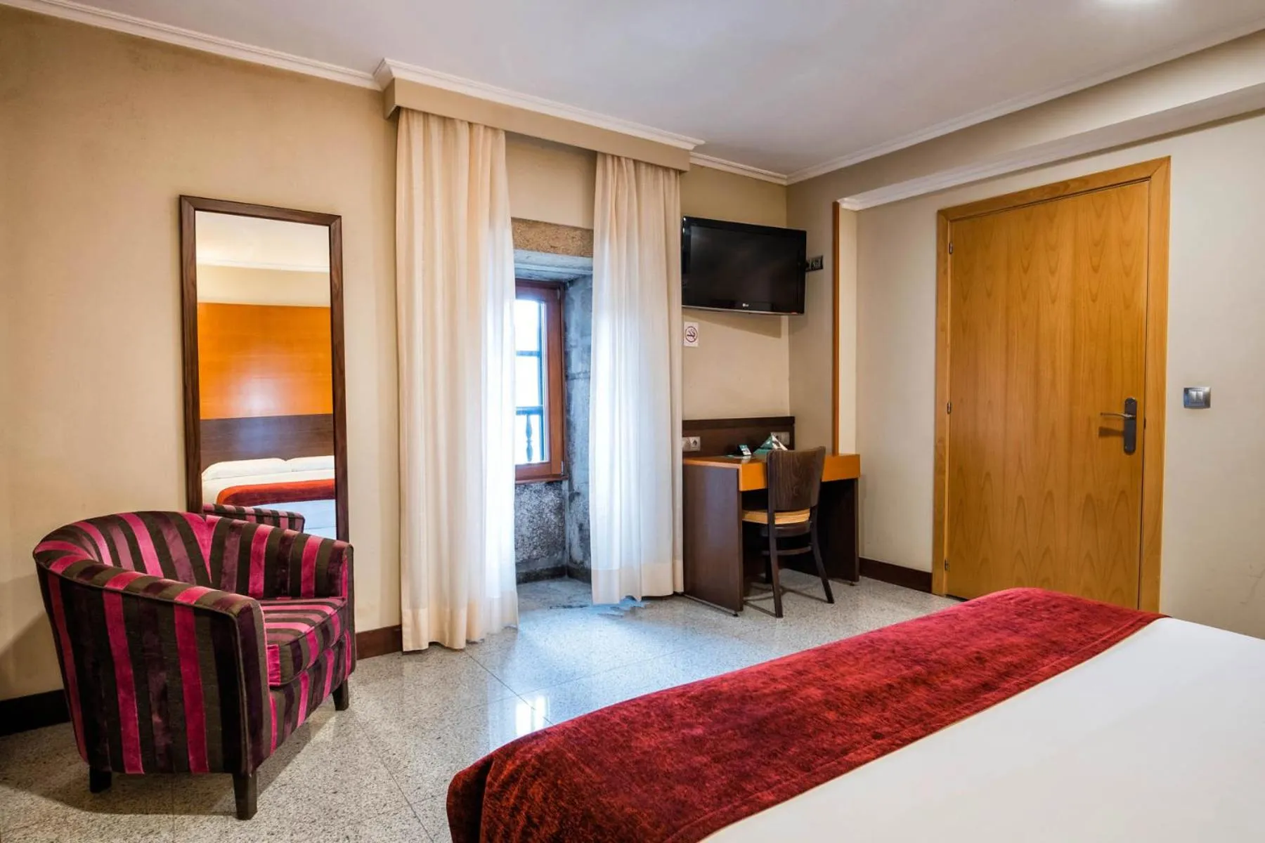 Bed in Hotel Alda Bonaval