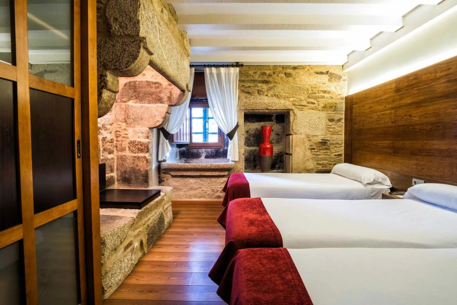 Bed in Hotel Alda Bonaval