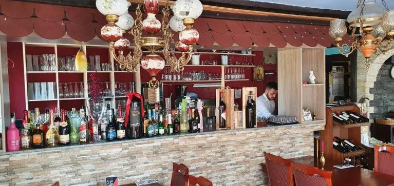 Restaurant/places to eat in Dionysos Traube