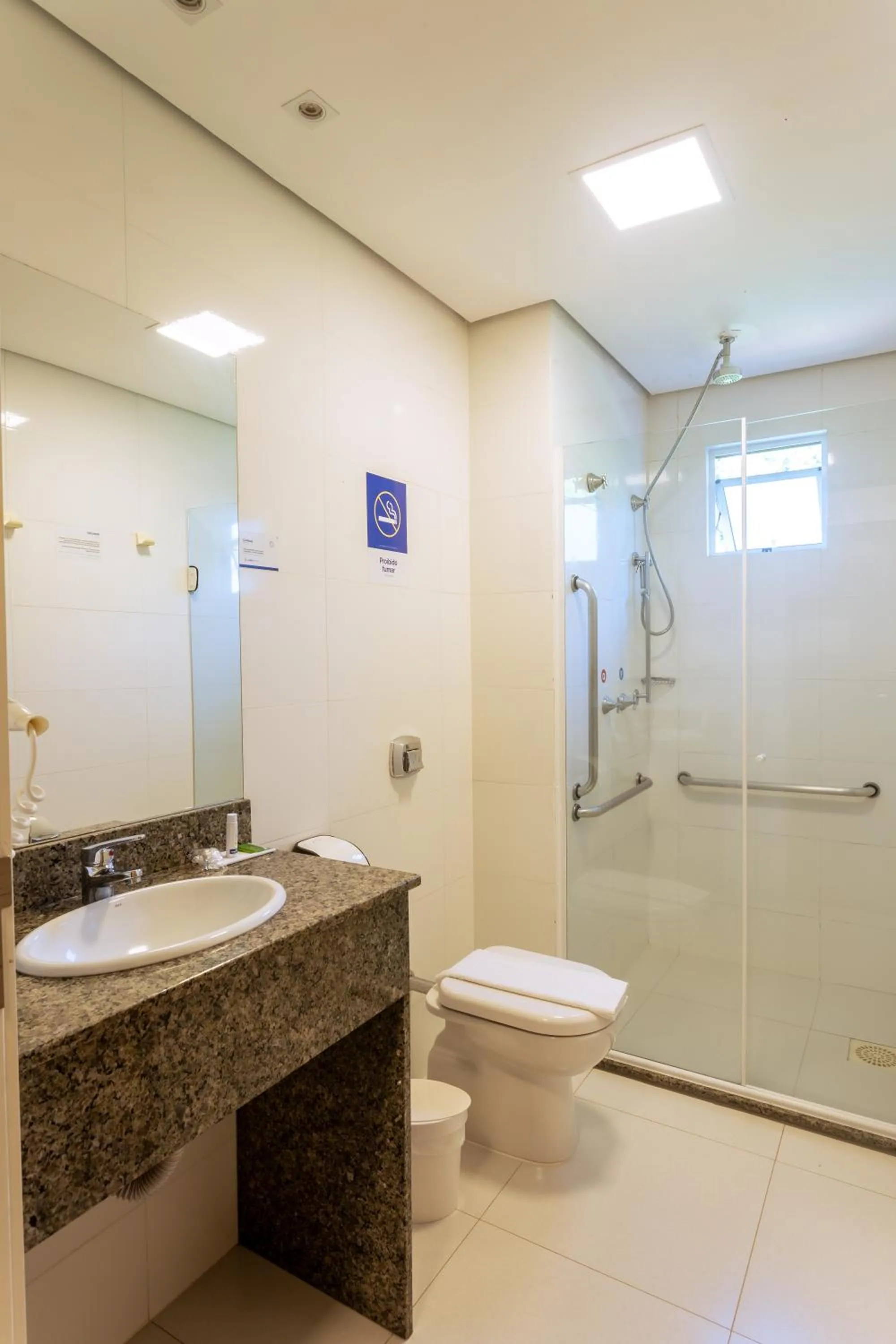 Bedroom in Hiber Hotel - Acesso a Chapecó