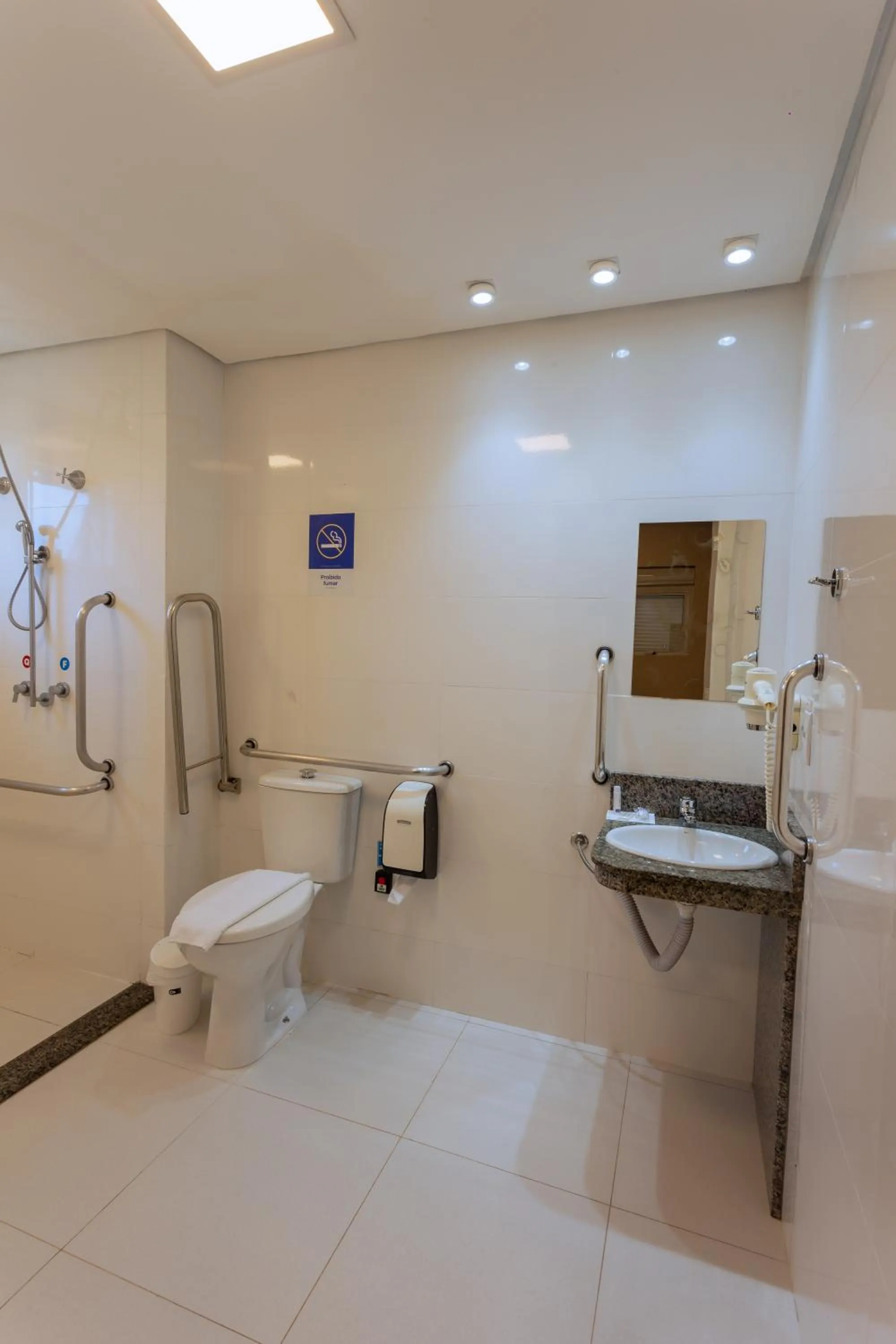 Bedroom in Hiber Hotel - Acesso a Chapecó