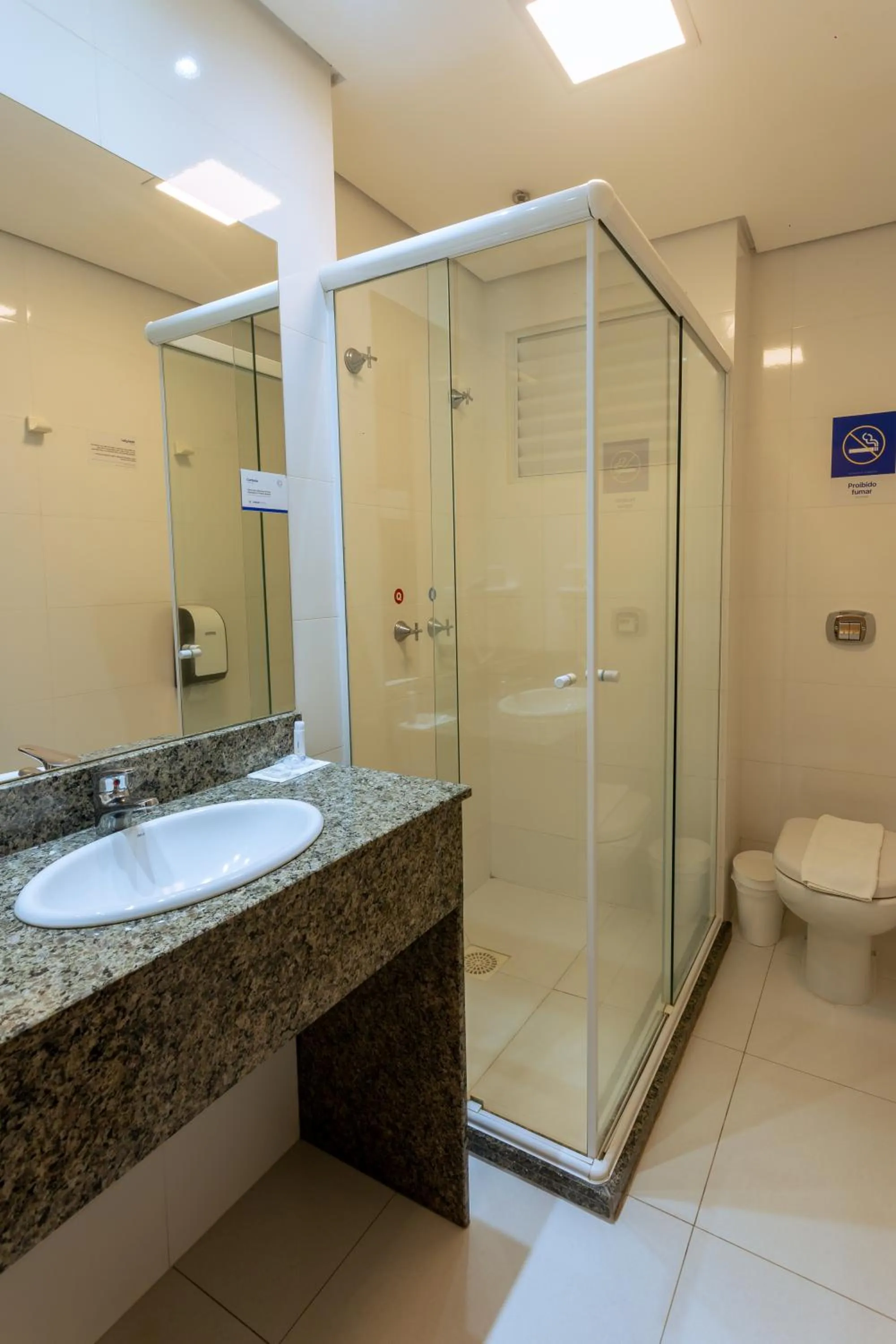 Bedroom in Hiber Hotel - Acesso a Chapecó