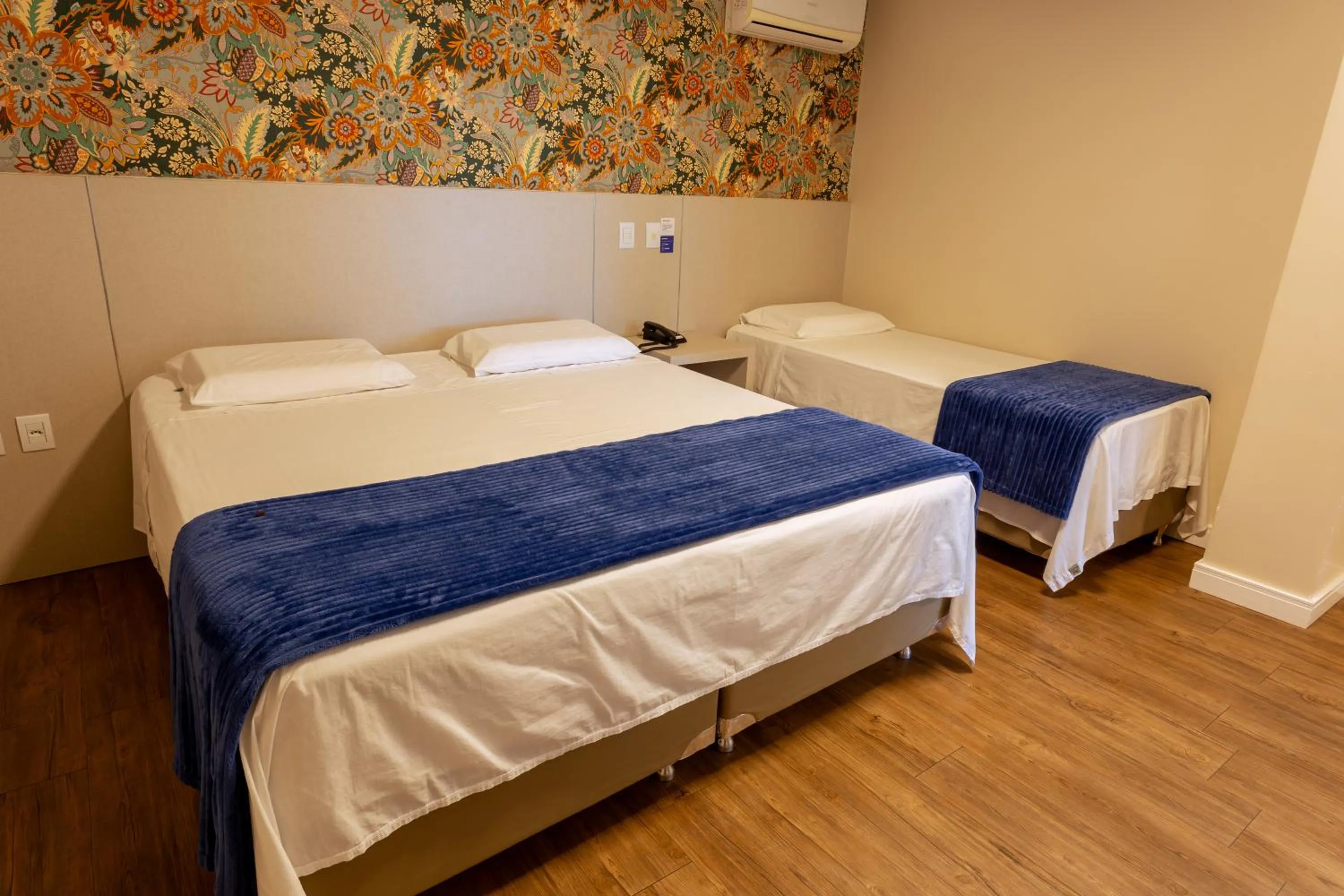 Bedroom, Bed in Hiber Hotel - Acesso a Chapecó