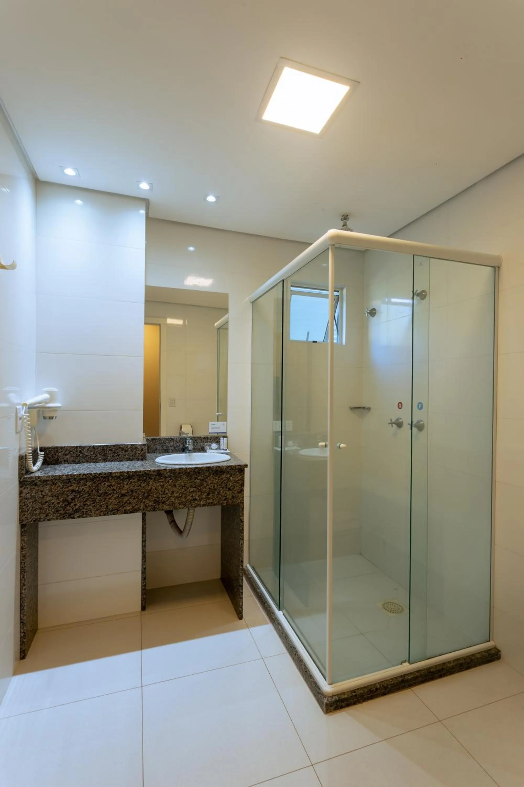 Bedroom in Hiber Hotel - Acesso a Chapecó