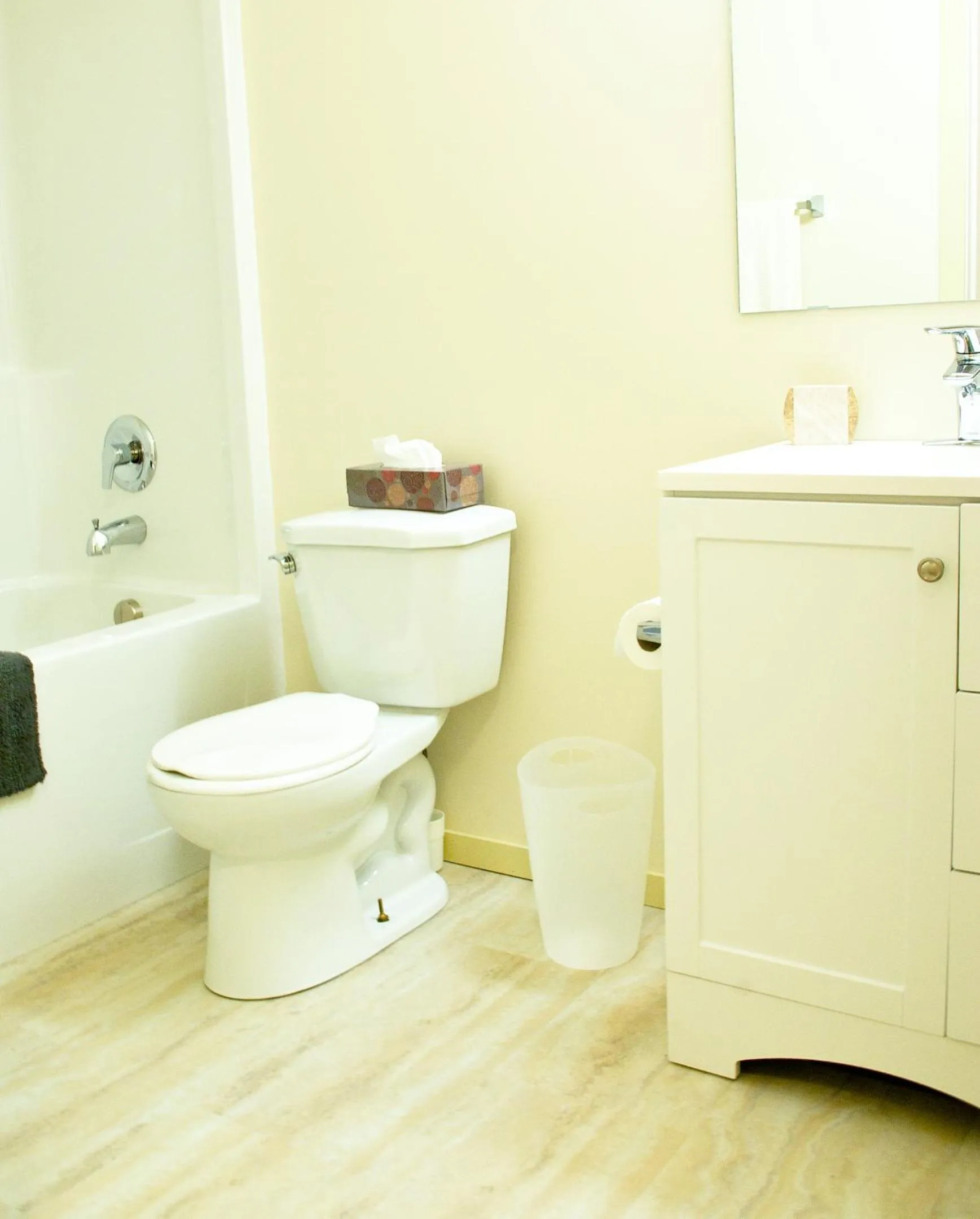 Shower in AnnArthur Guest House