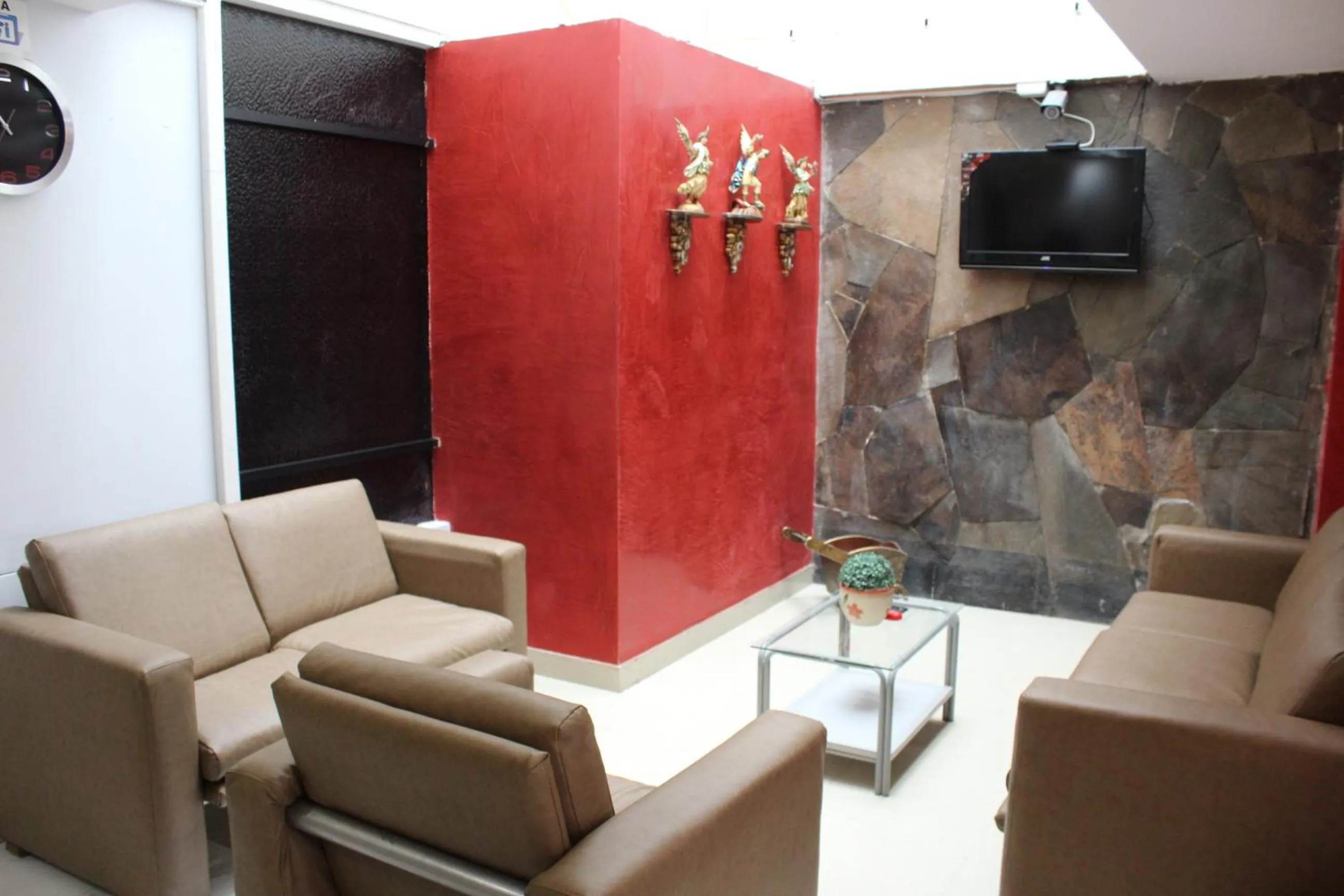 Communal lounge/ TV room in Hotel Saint Thomas