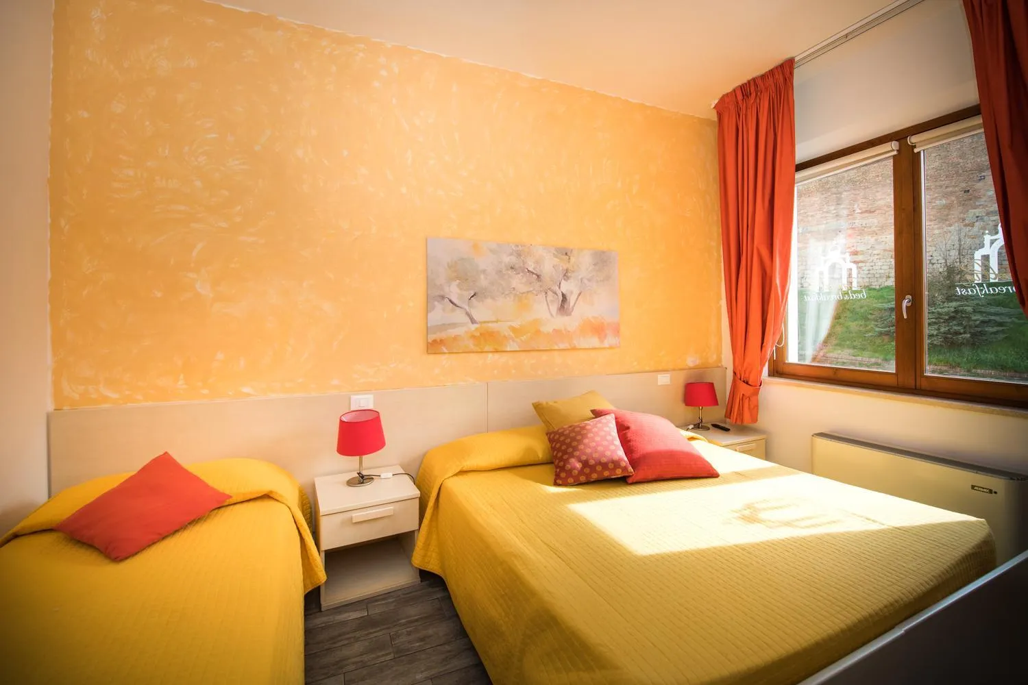 Bed in Bed & Breakfast Camollia