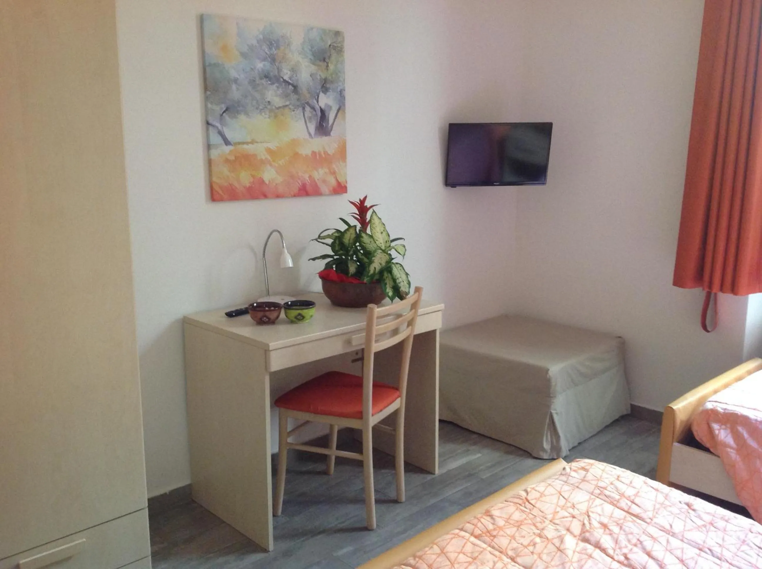 Decorative detail, Bed in Bed & Breakfast Camollia