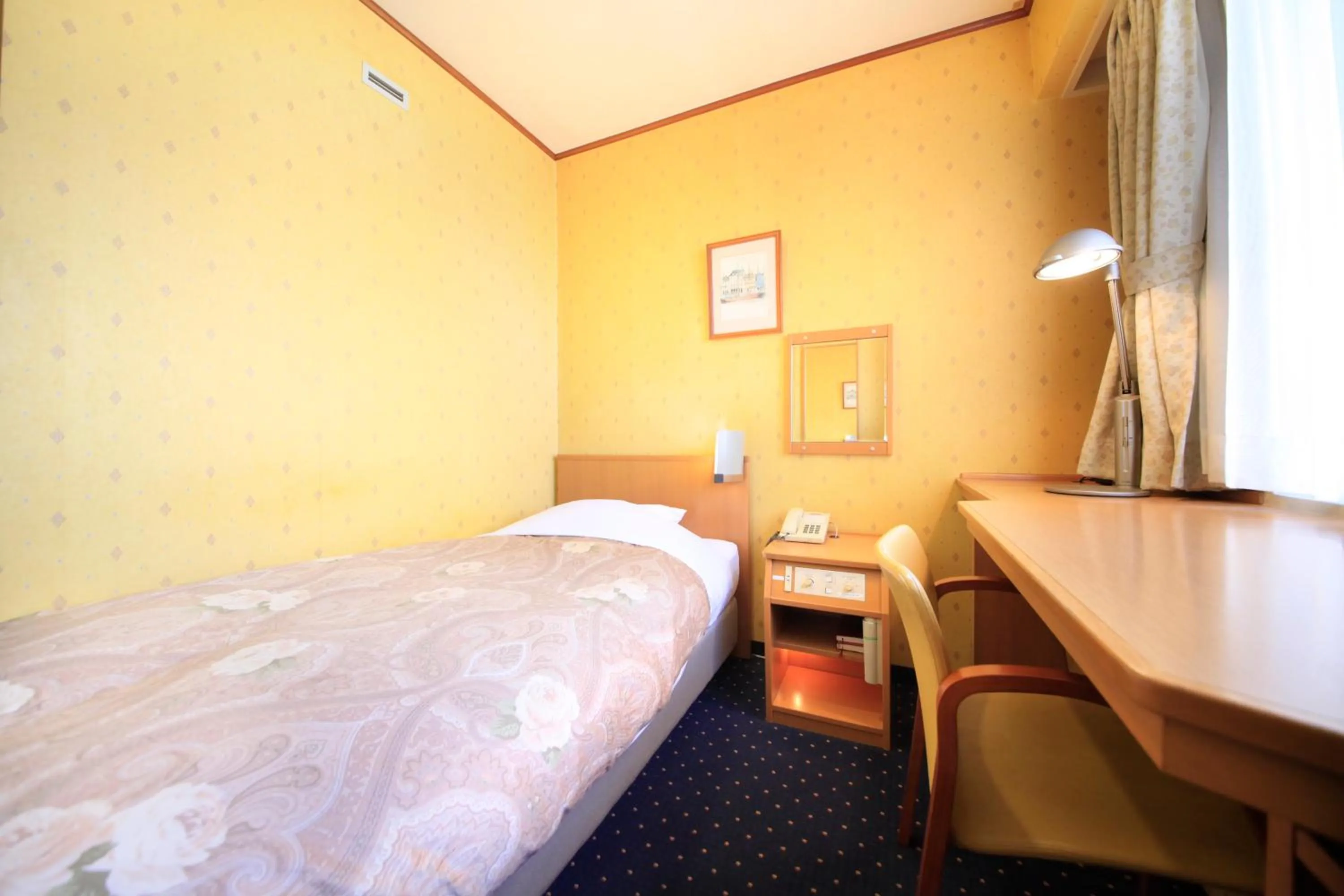 Photo of the whole room, Bed in Niigata Station Hotel