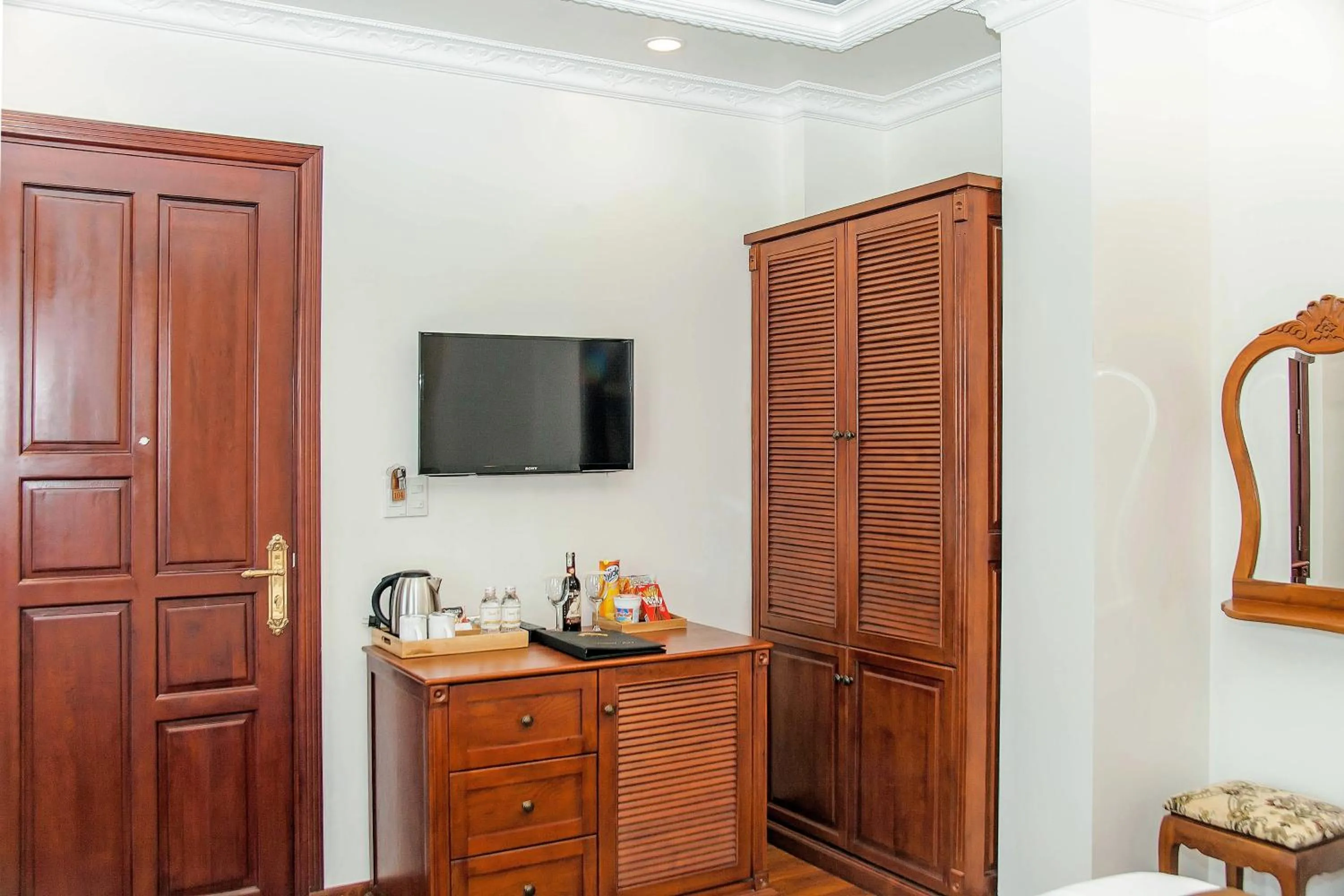 Decorative detail in Diamond Hotel