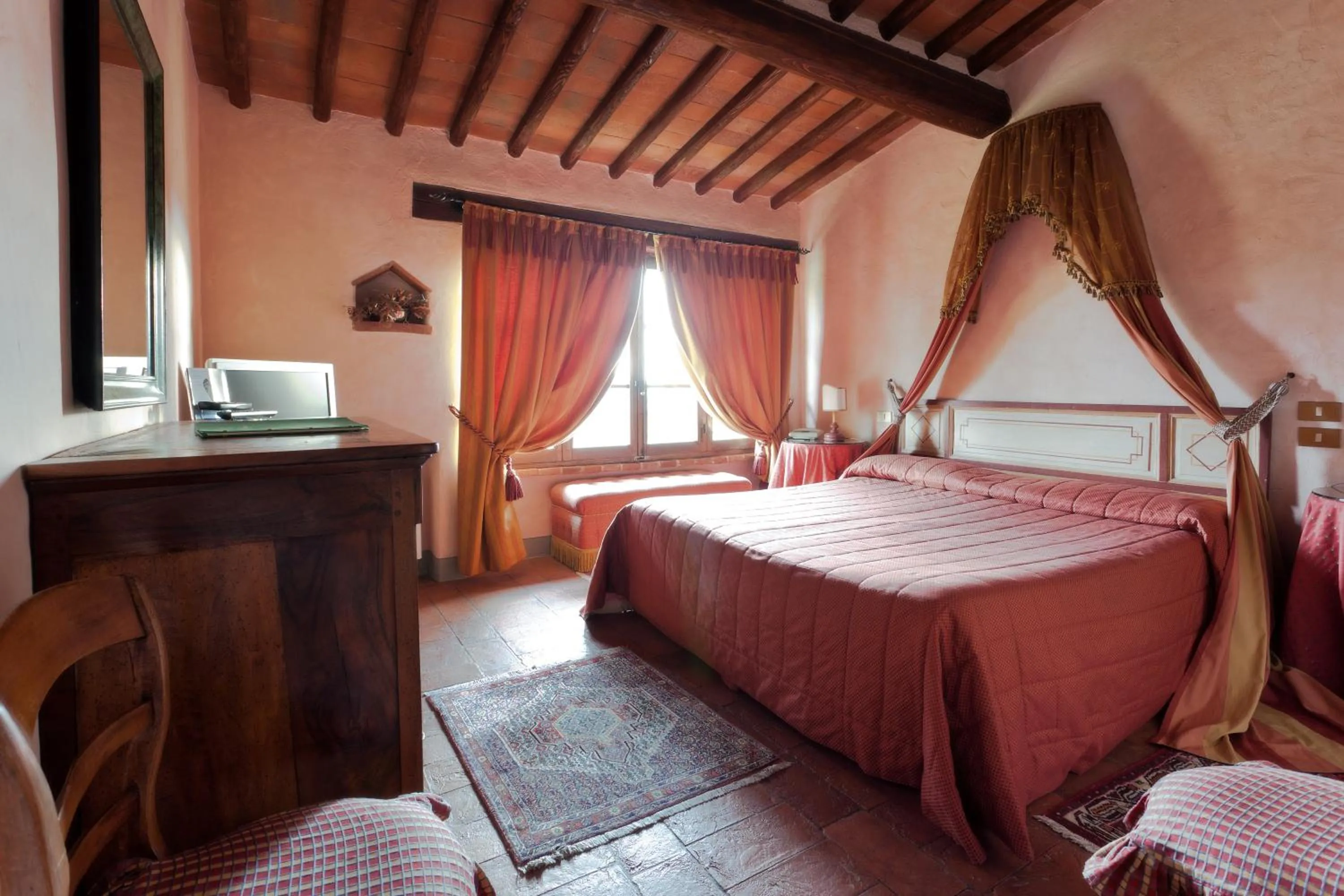 Photo of the whole room, Bed in Castello di Spaltenna Exclusive Resort & Spa