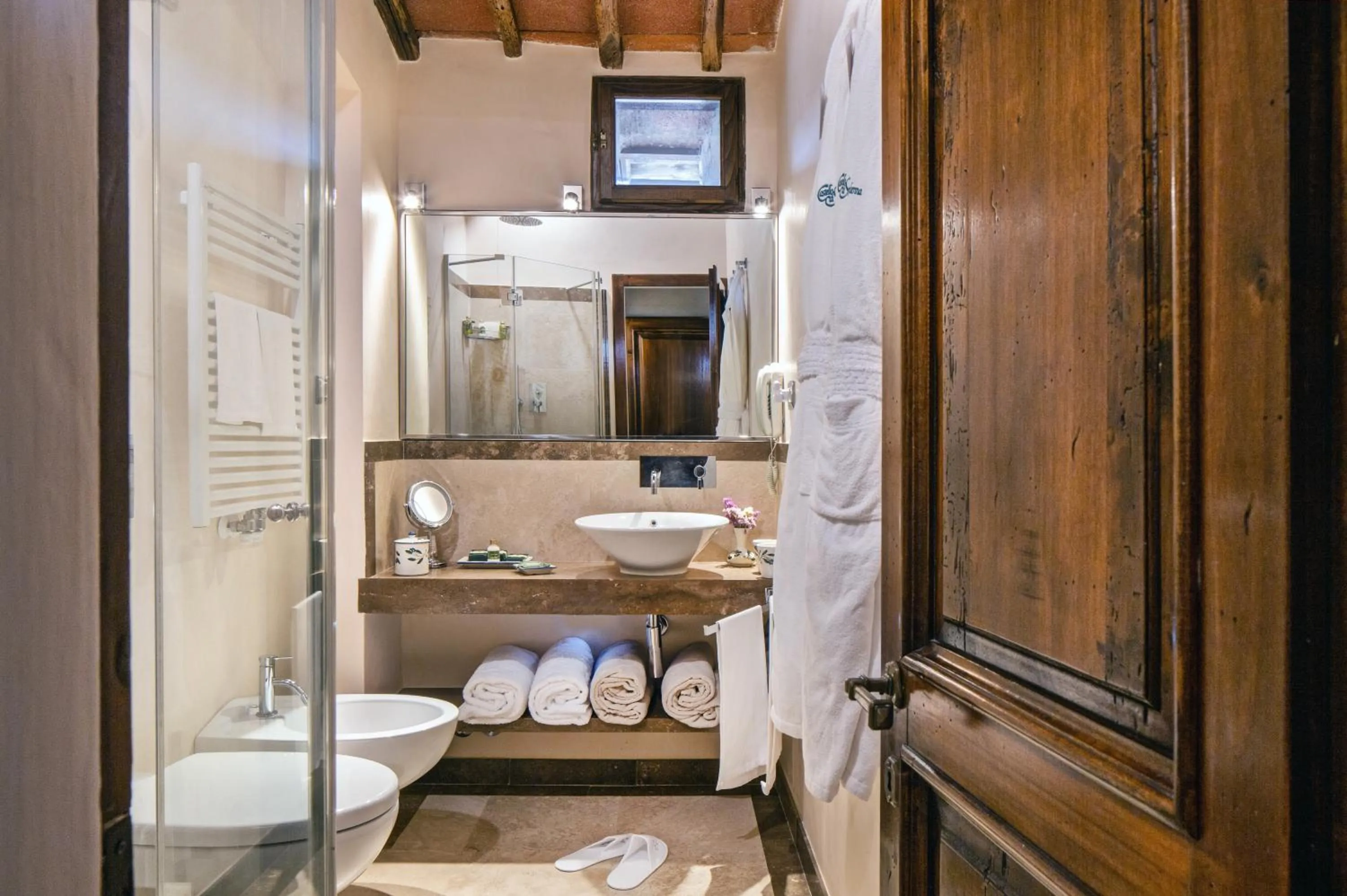 Bathroom in Castello di Spaltenna Exclusive Resort & Spa