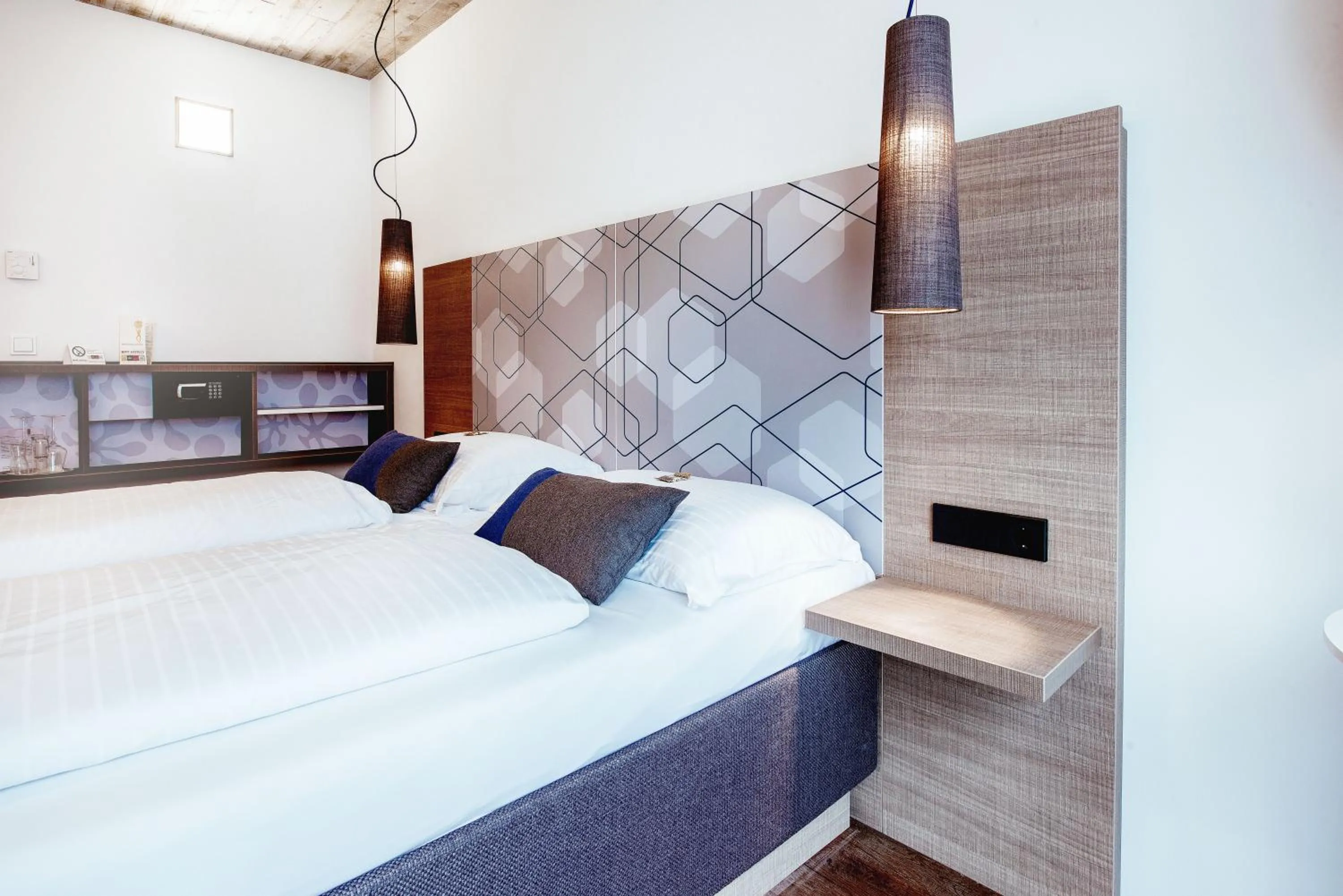 Photo of the whole room, Bed in arte Hotel Kufstein