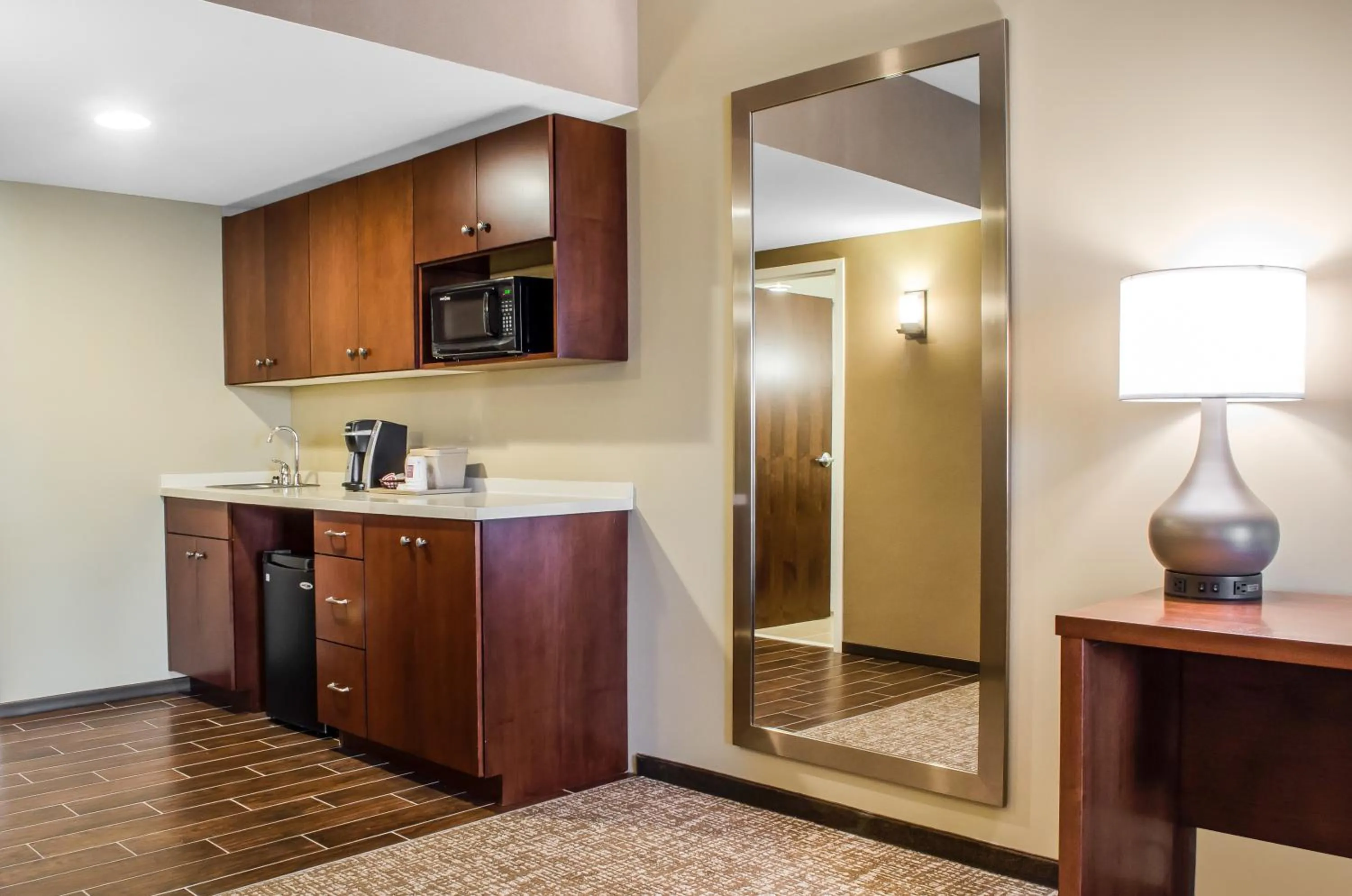 Kitchen or kitchenette in Comfort Suites Manheim - Lancaster