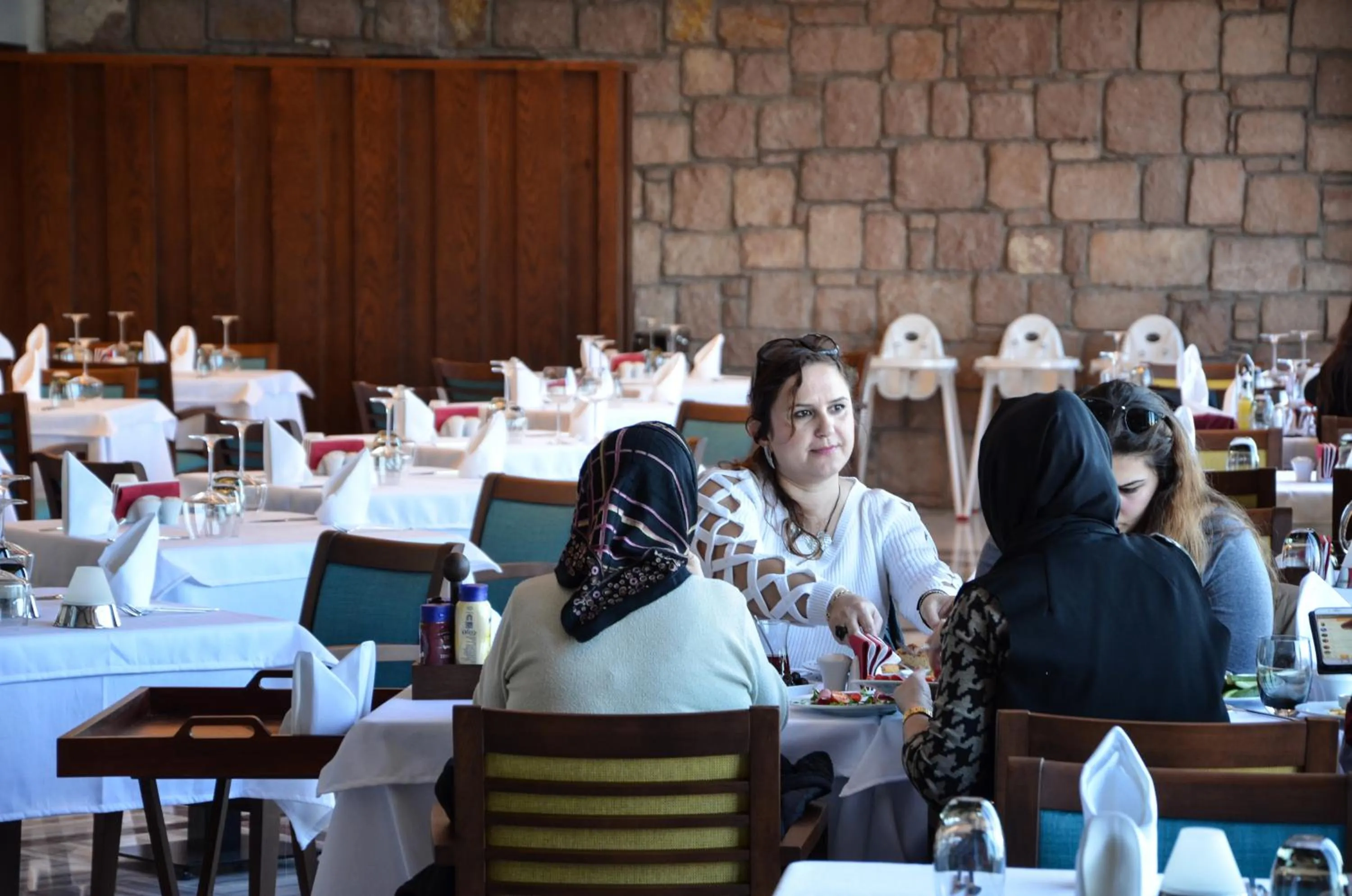 Restaurant/places to eat in Bacacan Otel