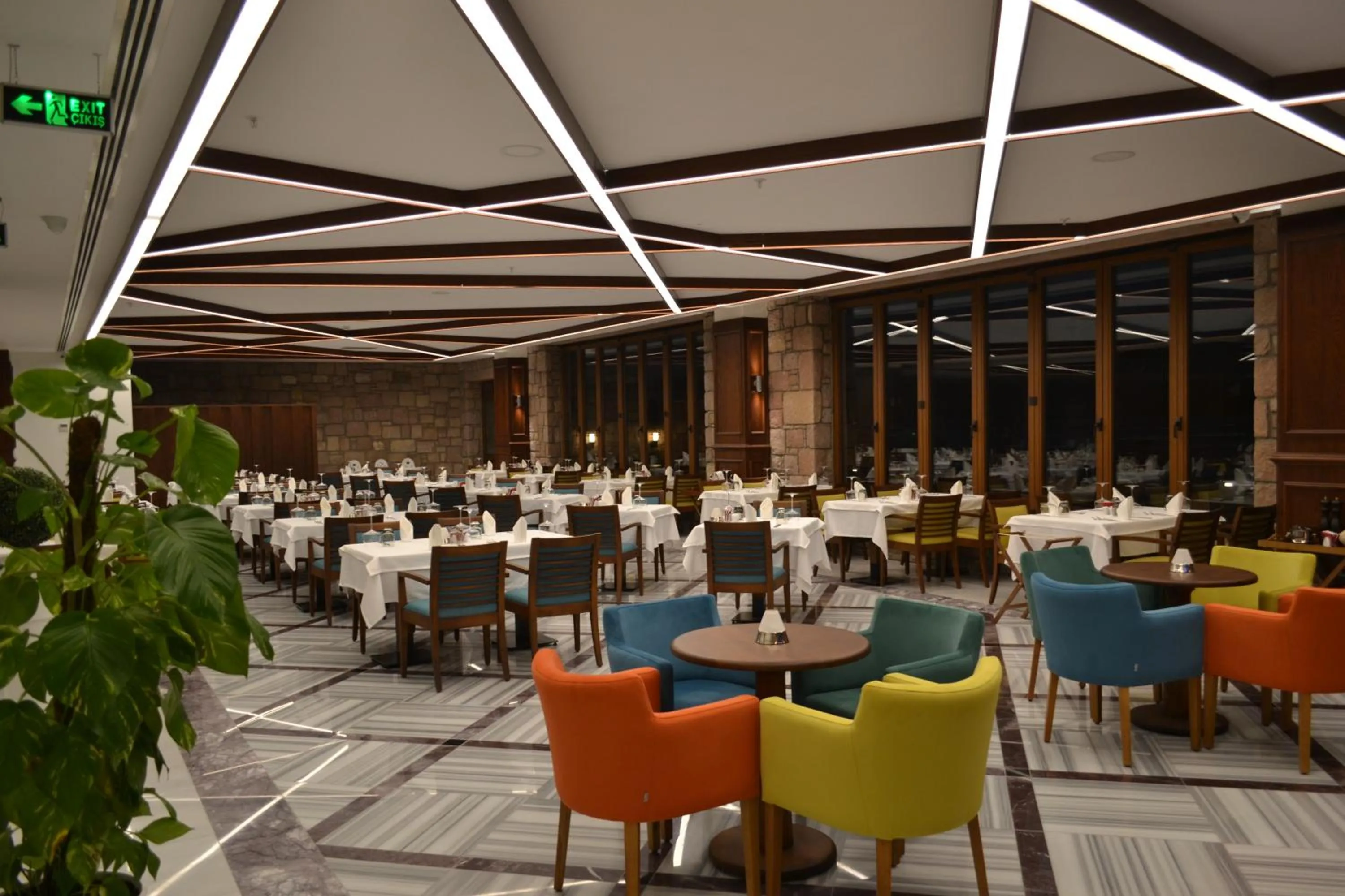 Restaurant/places to eat in Bacacan Otel