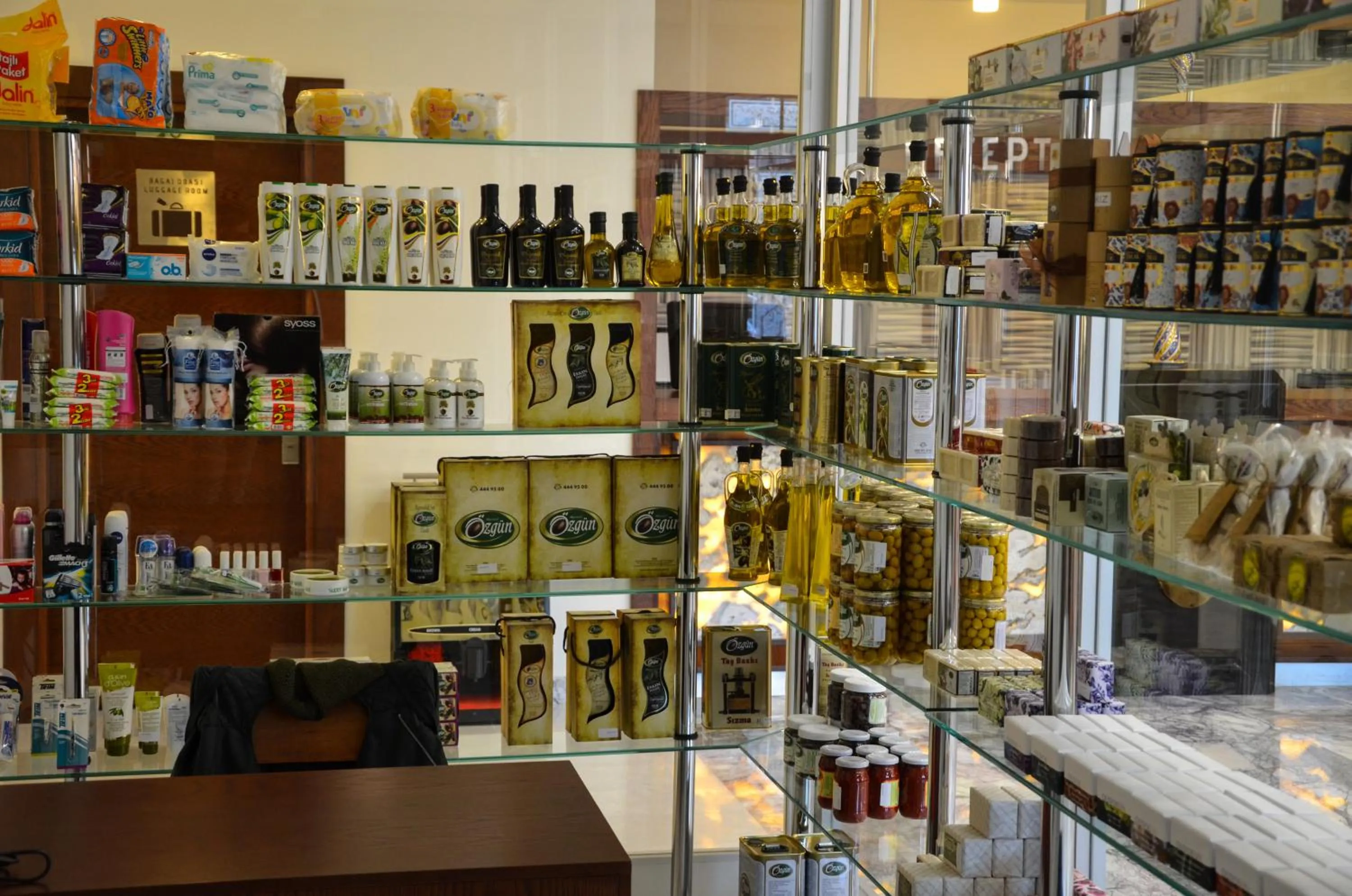 On-site shops in Bacacan Otel