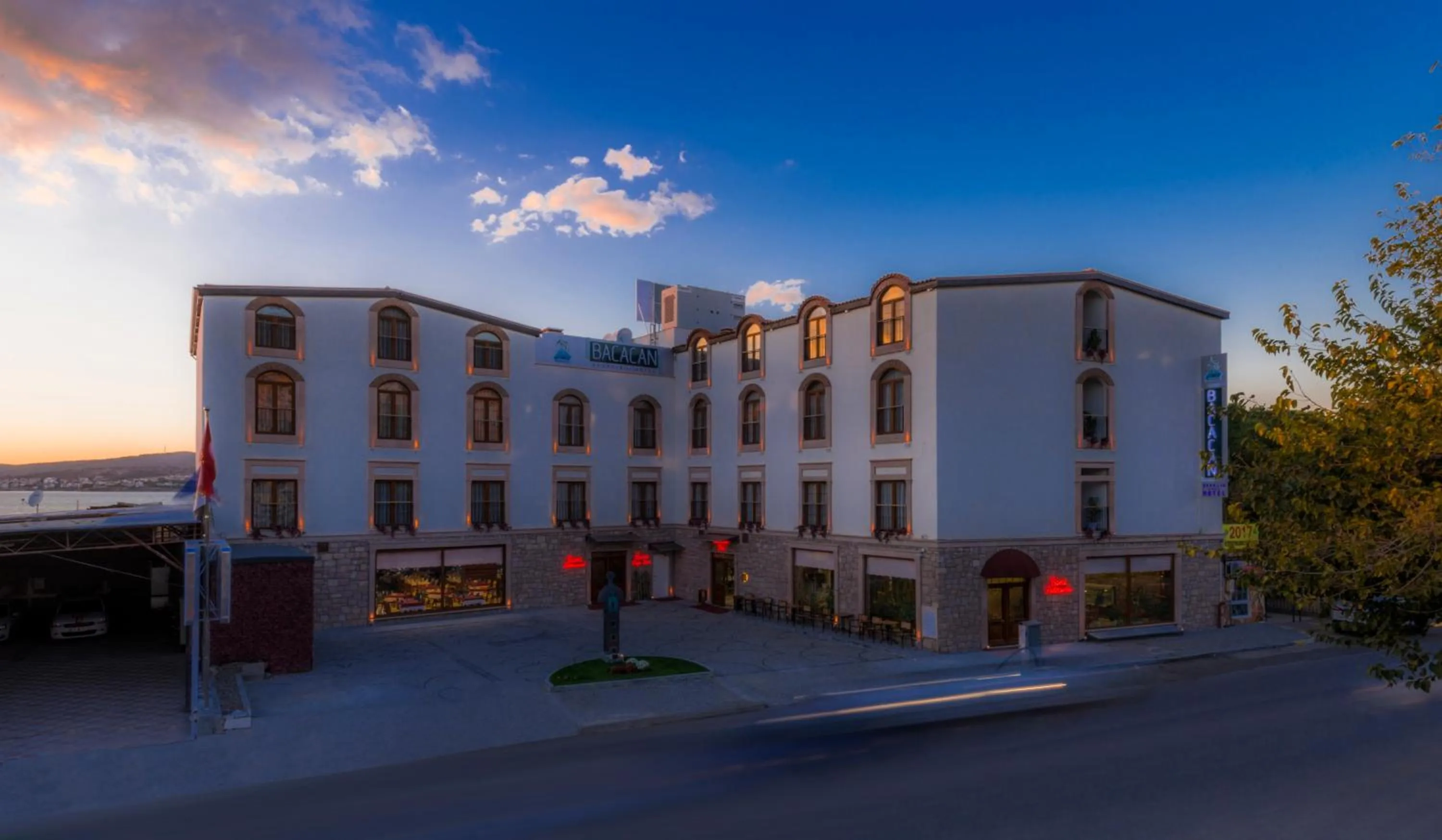 Facade/entrance in Bacacan Otel