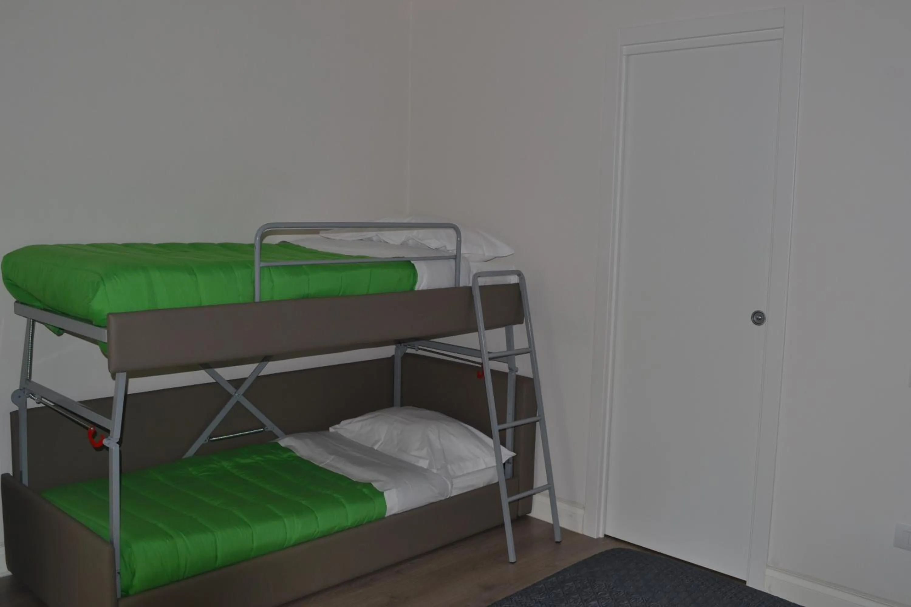 bunk bed, Bed in Domus Roma