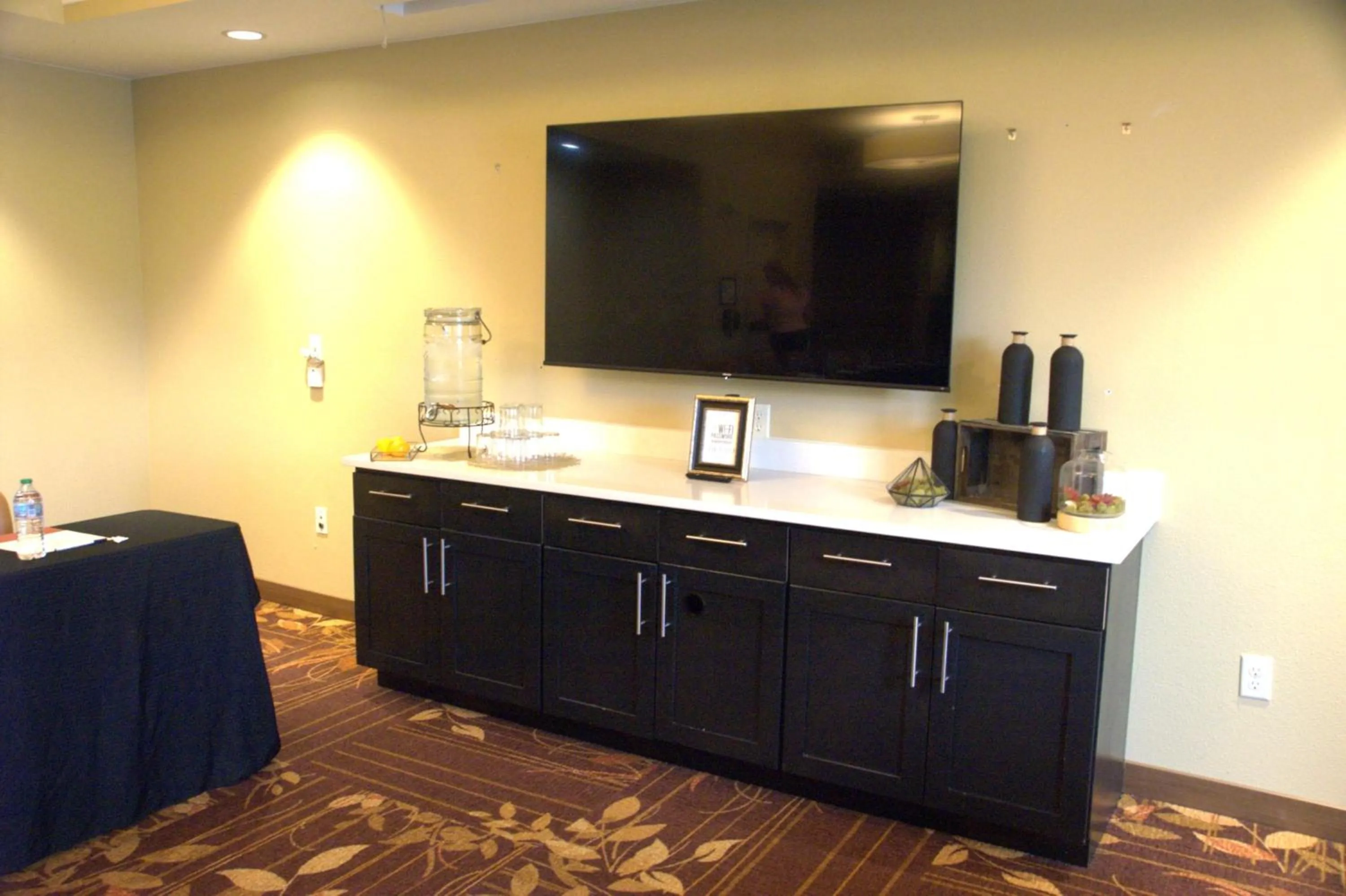 Meeting/conference room in Candlewood Suites Denver North - Thornton by IHG