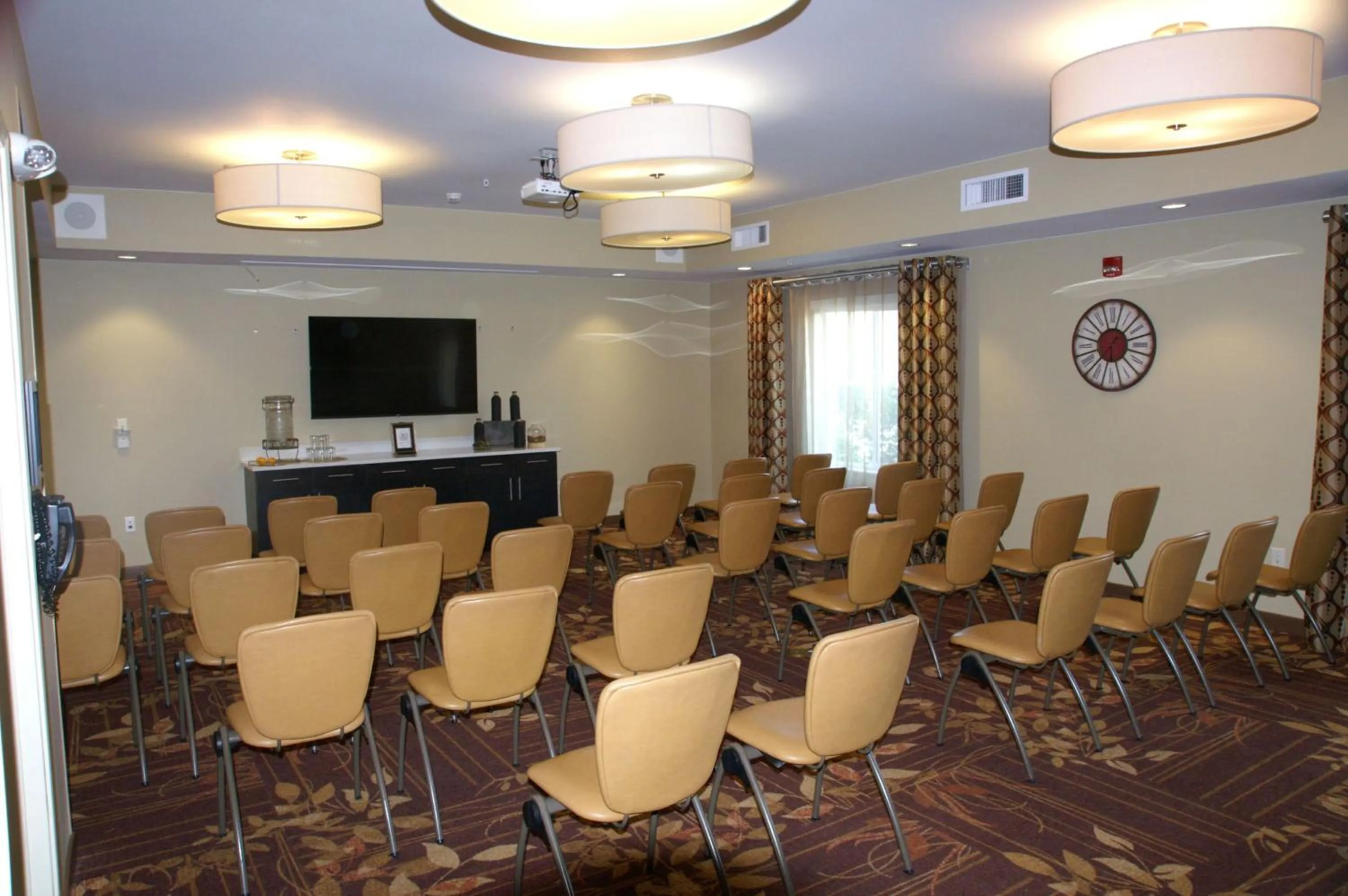 Meeting/conference room in Candlewood Suites Denver North - Thornton by IHG