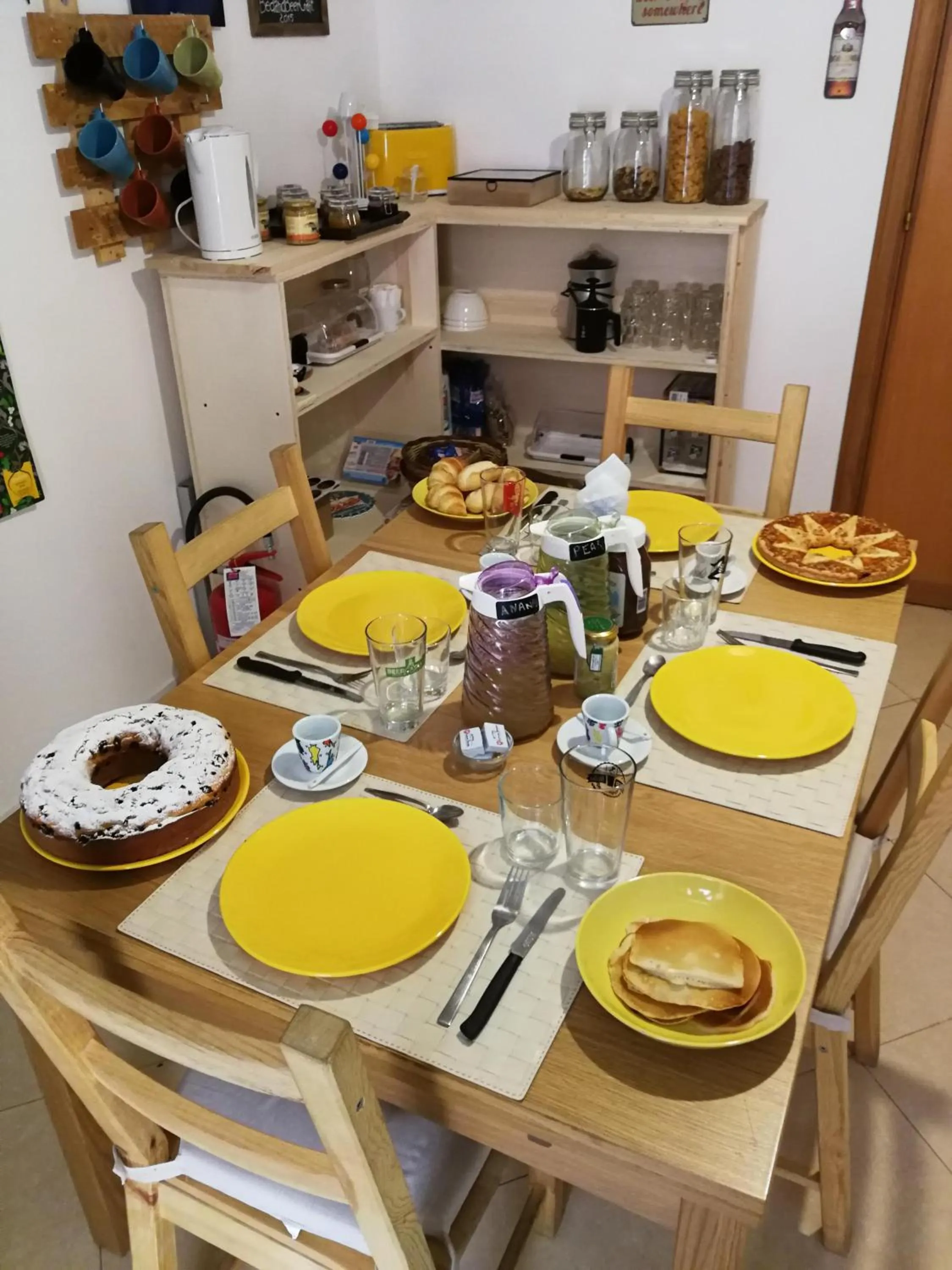 Communal kitchen in Taormina Bed and BeerCraft