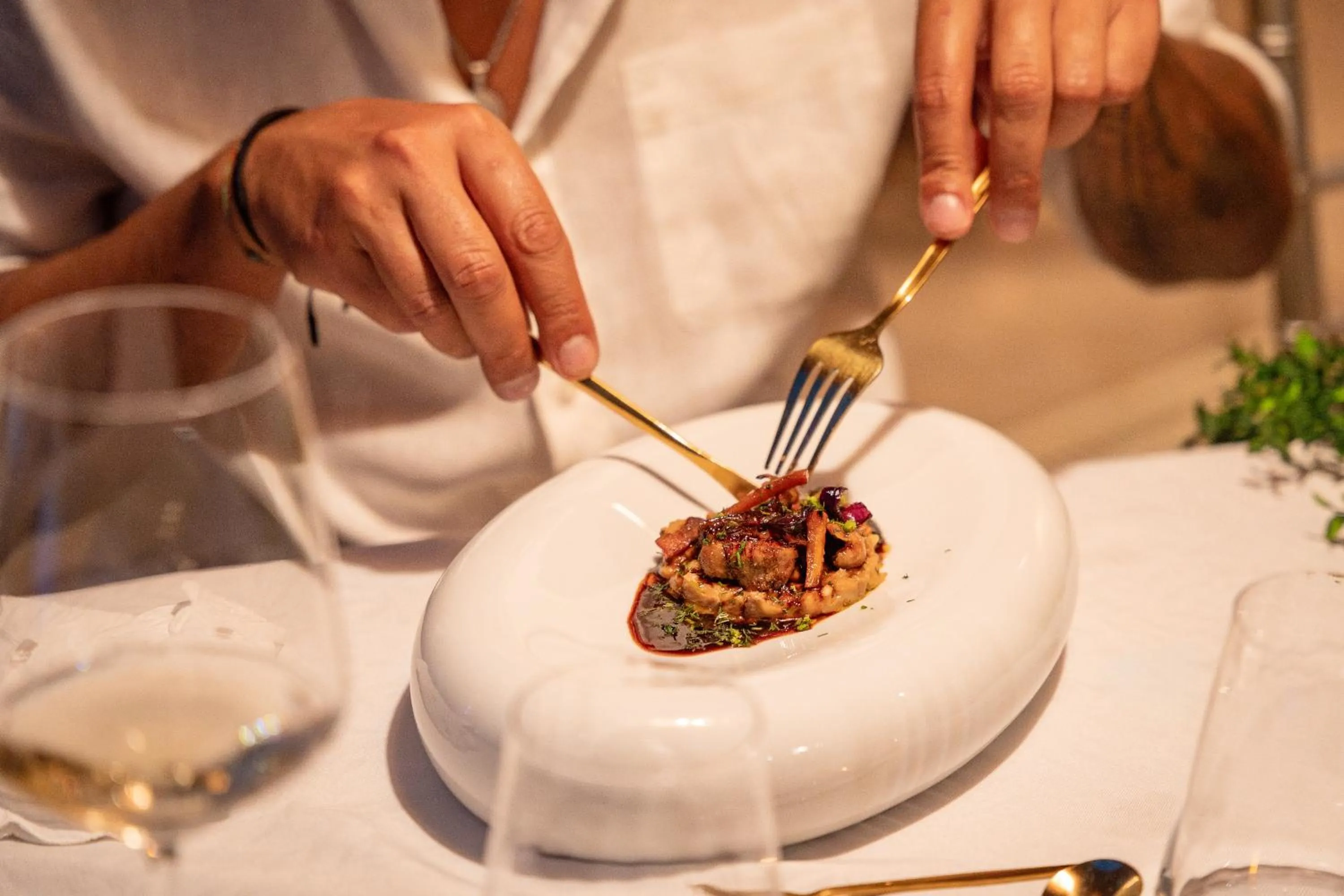 Opus One Luxury Guest House & Wine