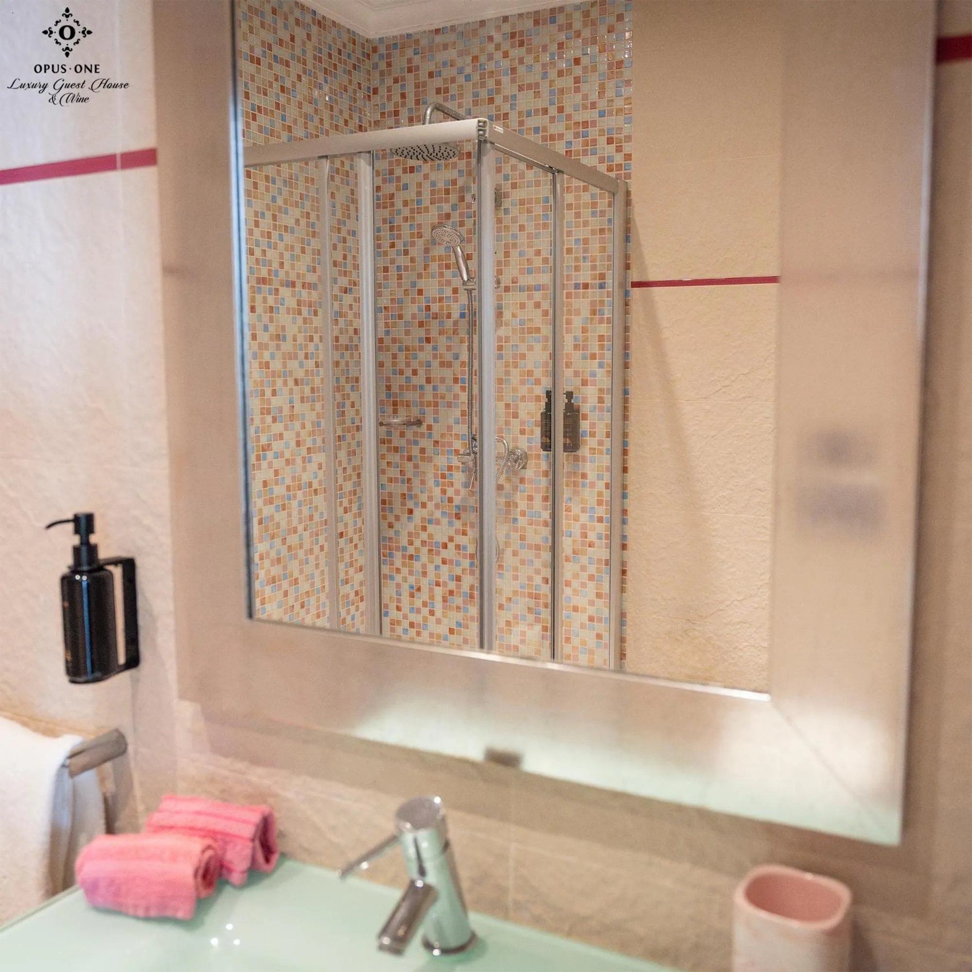 Opus One Luxury Guest House & Wine