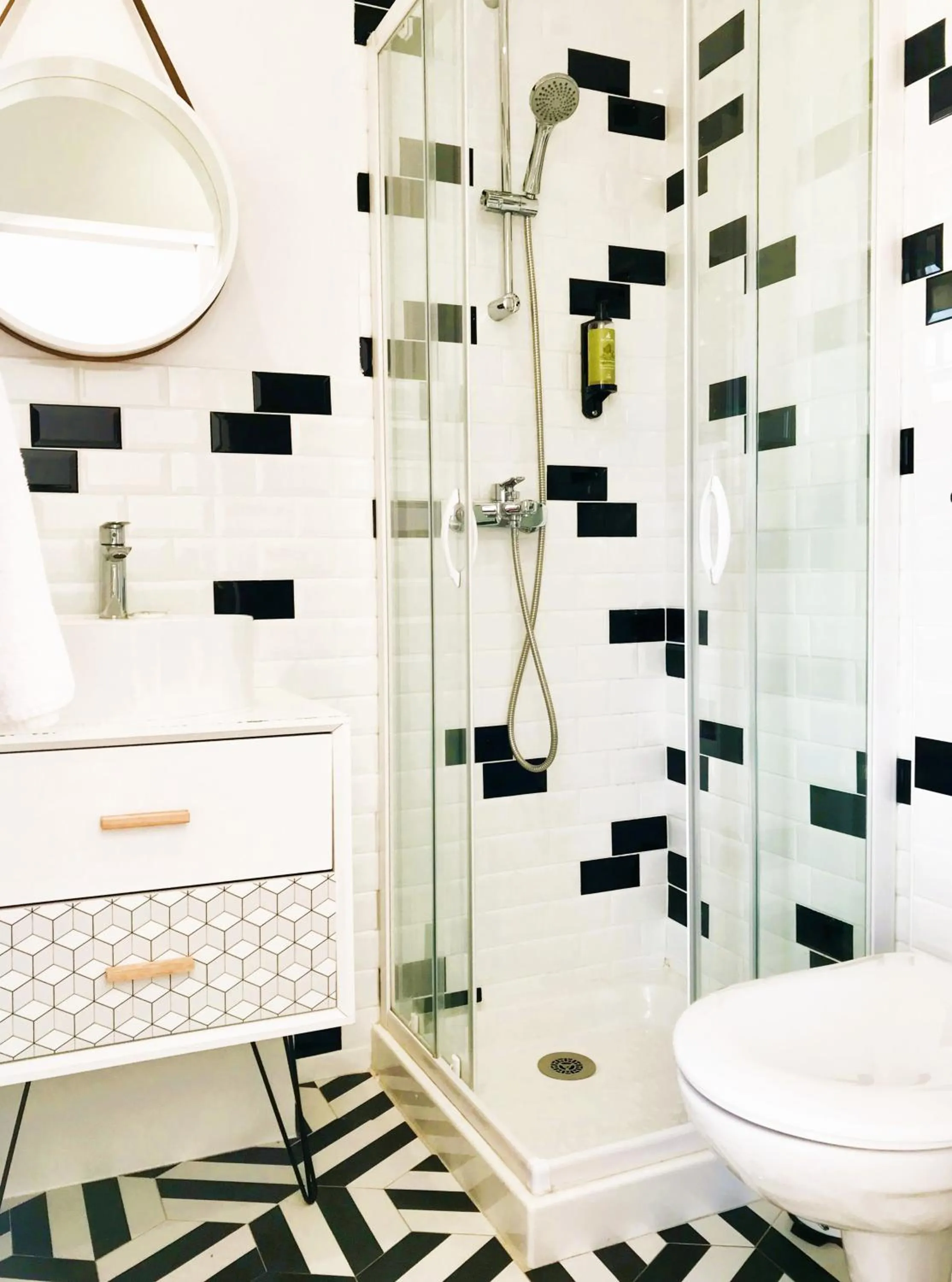 Bathroom in Les Volets Rouges - Hôtel Cassis - Situé dans le Parc National des Calanques