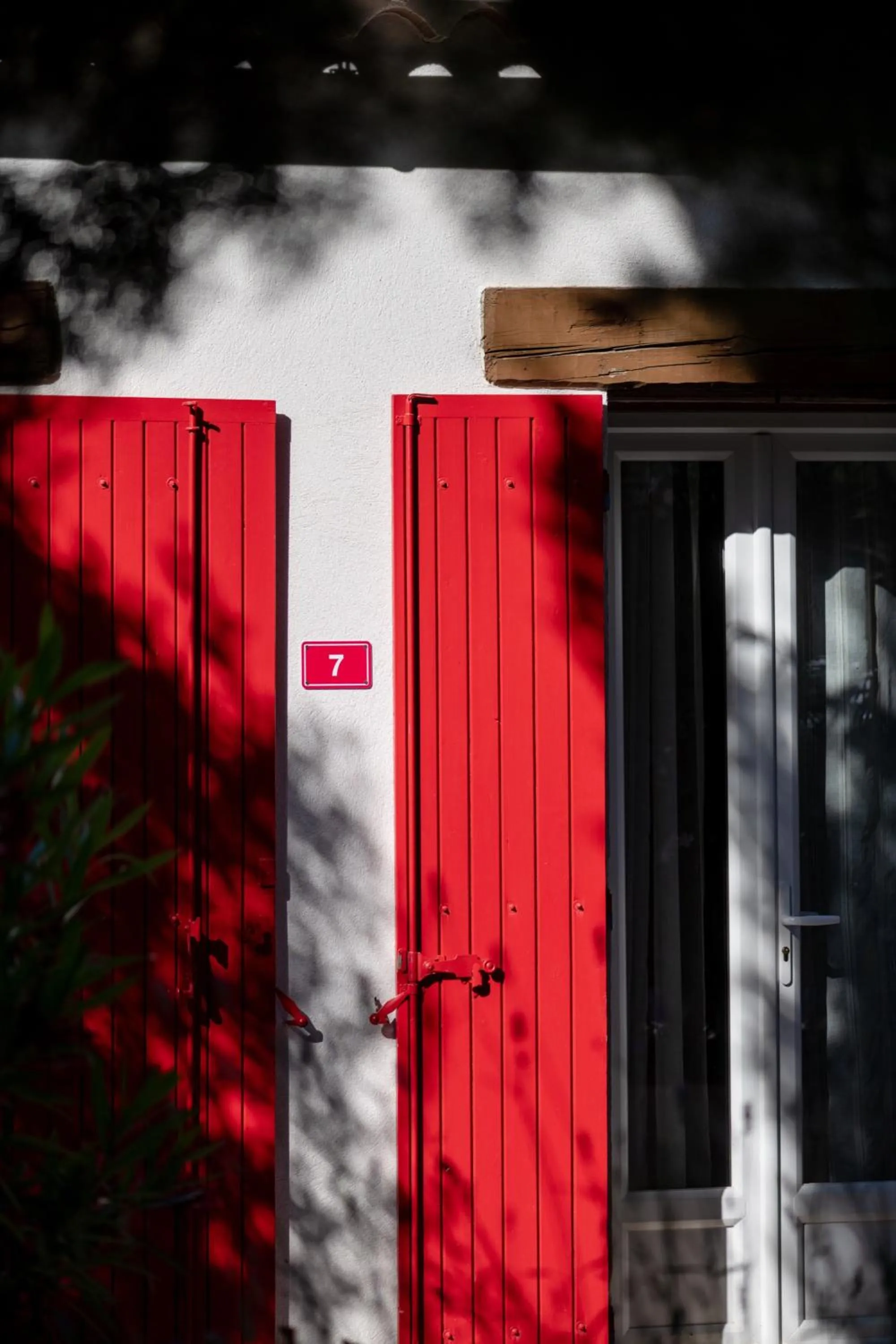 Bedroom in Les Volets Rouges - Hôtel Cassis - Situé dans le Parc National des Calanques