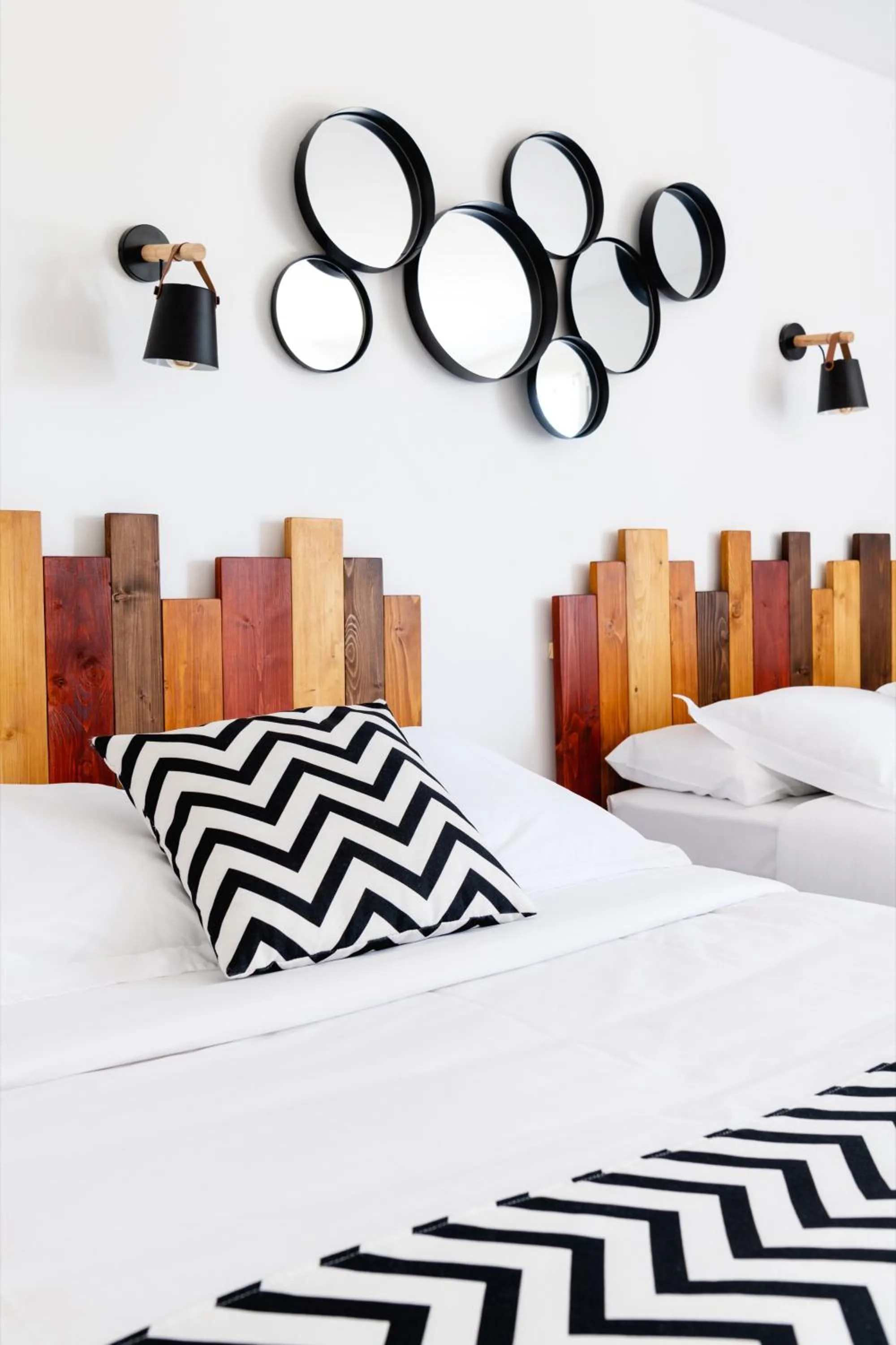 Bedroom, Bed in Les Volets Rouges - Hôtel Cassis - Situé dans le Parc National des Calanques