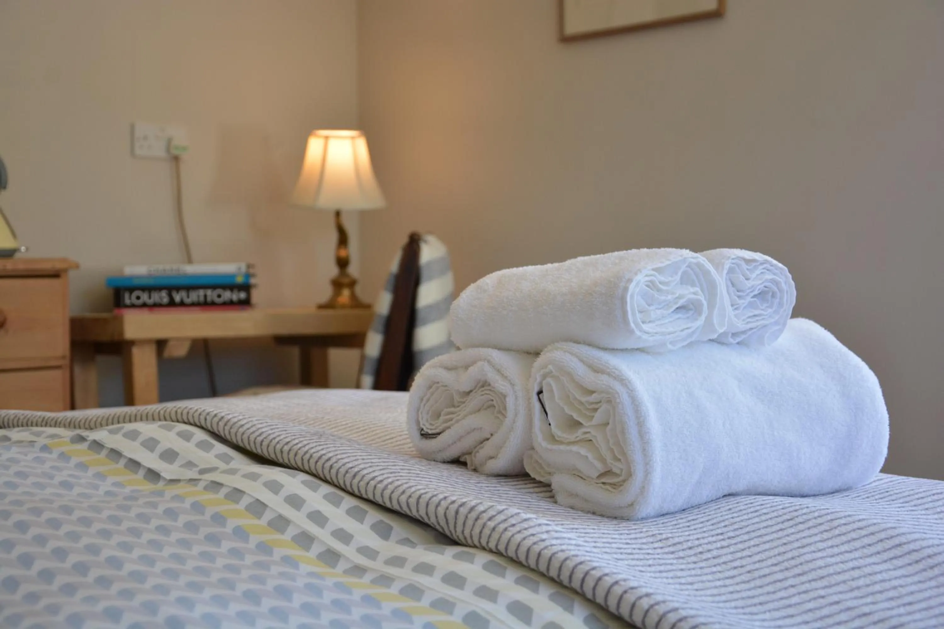 Property building, Bed in The Dolphin Inn