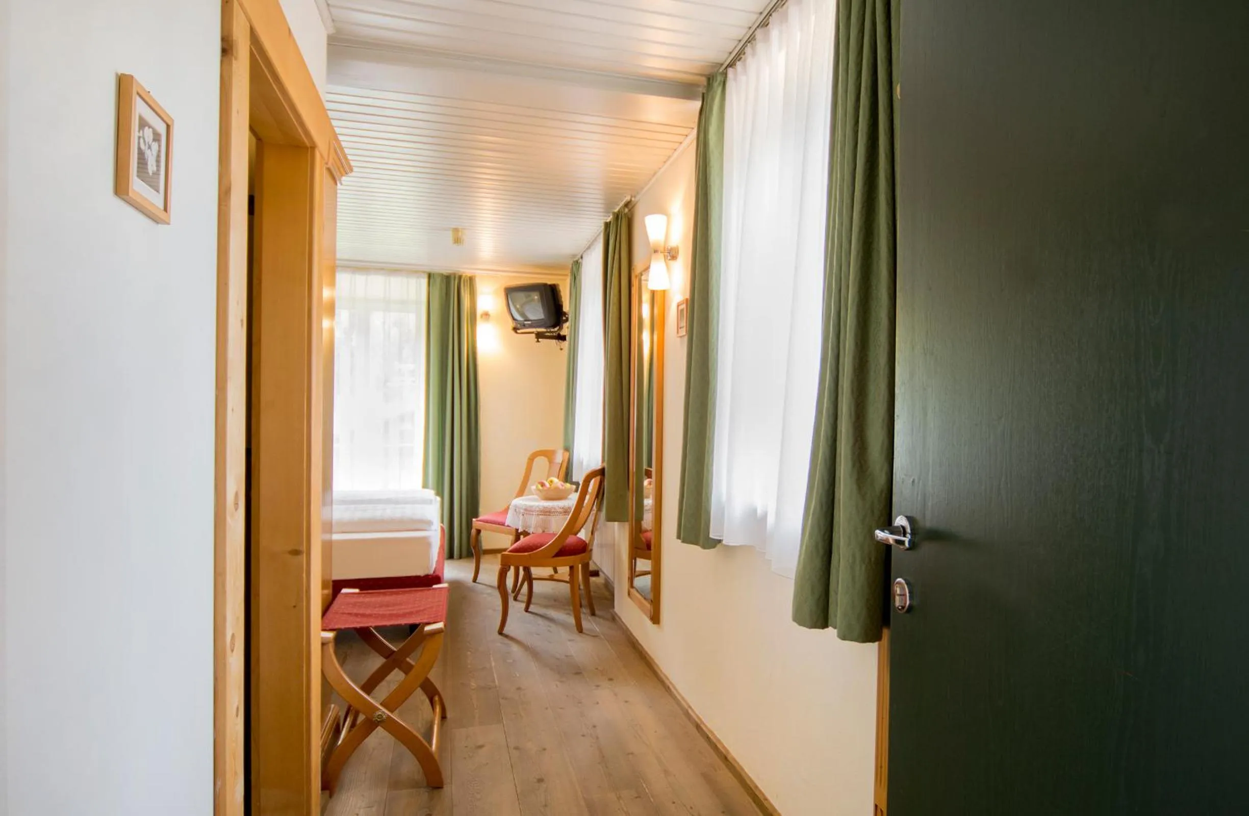 Photo of the whole room, Bed in Berghotel Kason