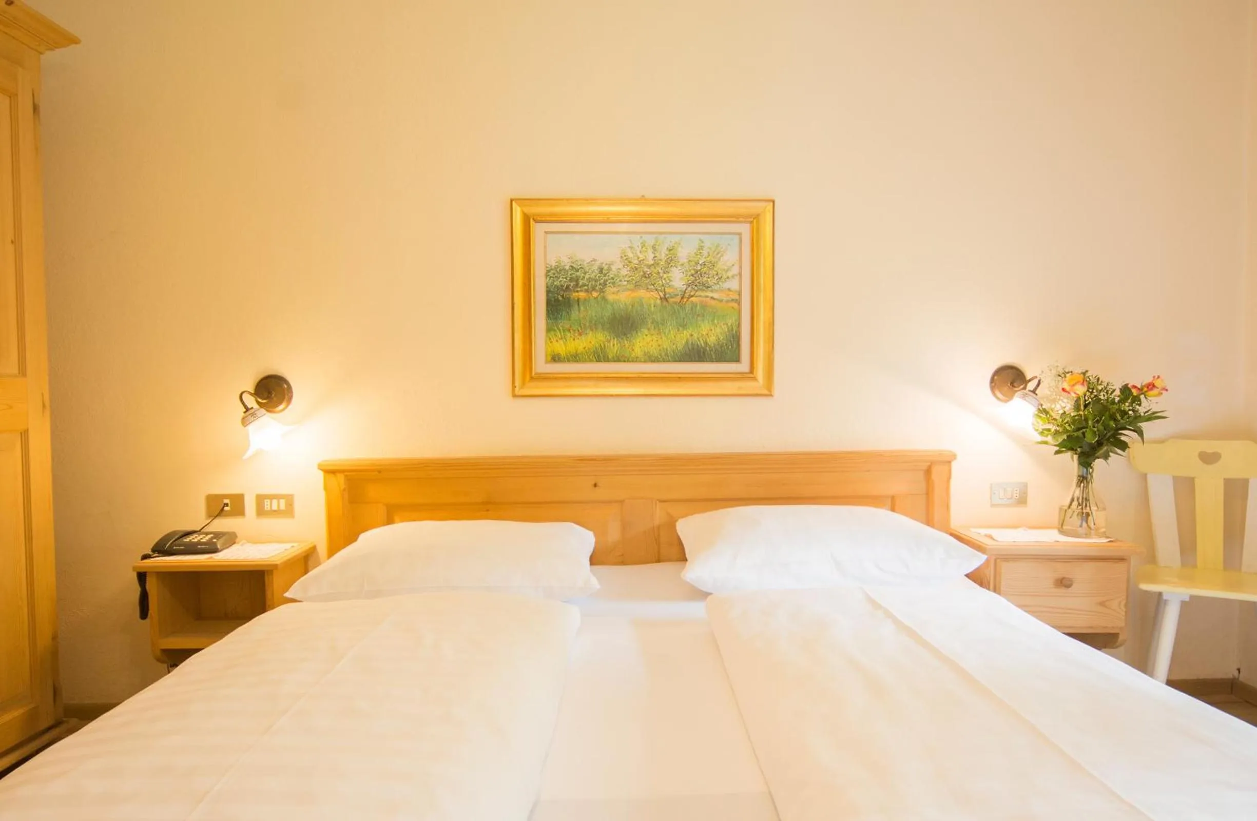 Photo of the whole room, Bed in Berghotel Kason