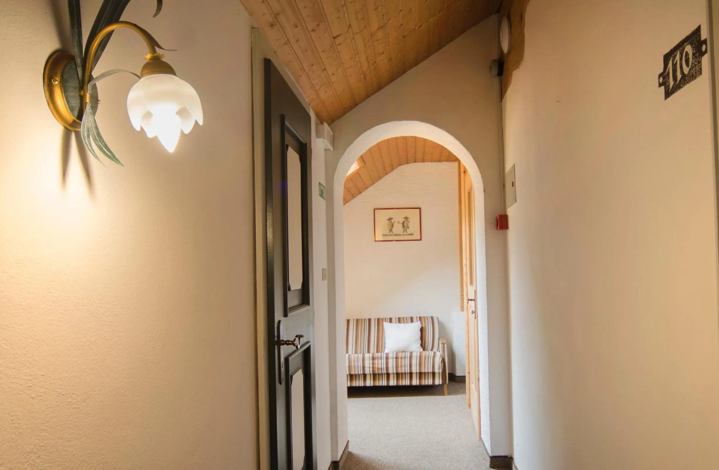 Photo of the whole room, Bed in Berghotel Kason