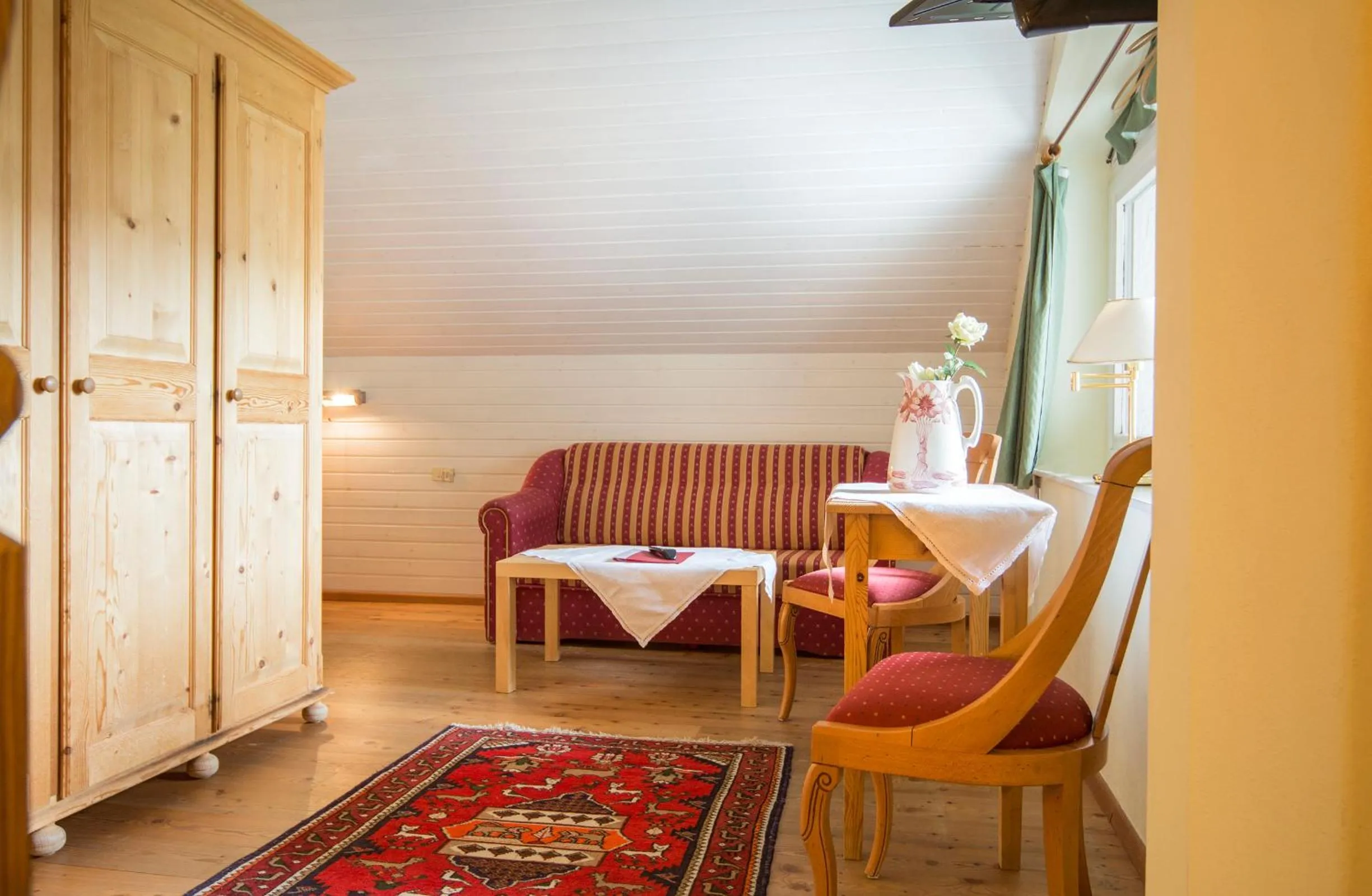 Photo of the whole room, Bed in Berghotel Kason