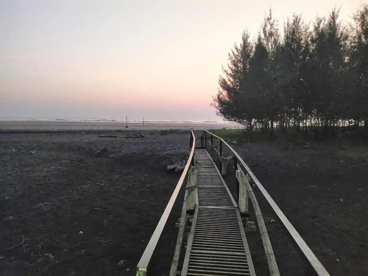 Sunset in Whistling Waves Beach Resort
