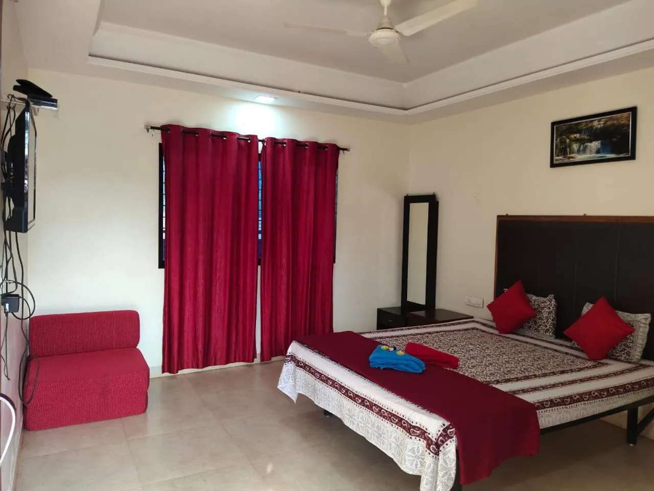 Bed in Whistling Waves Beach Resort