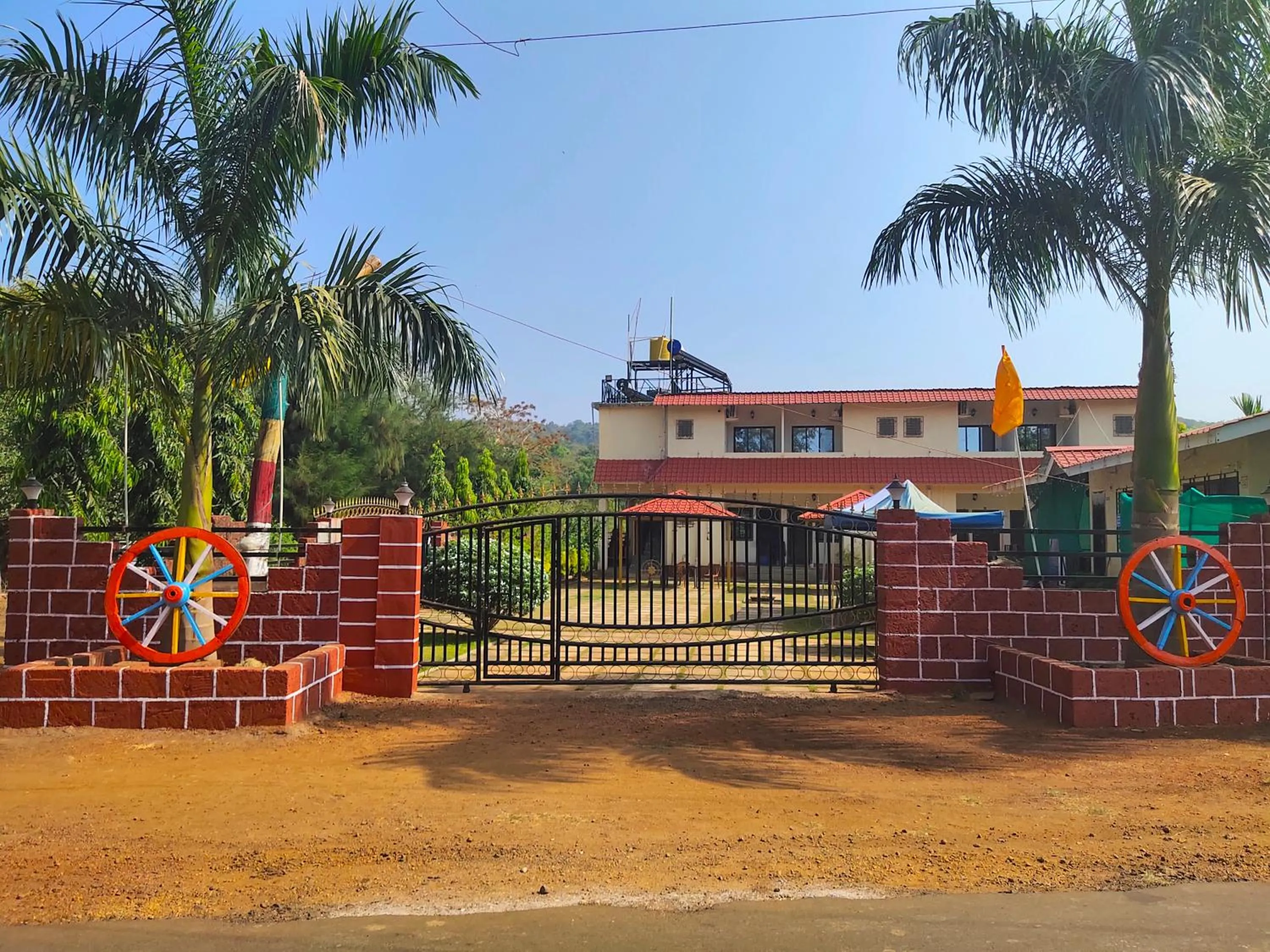 Property building in Whistling Waves Beach Resort