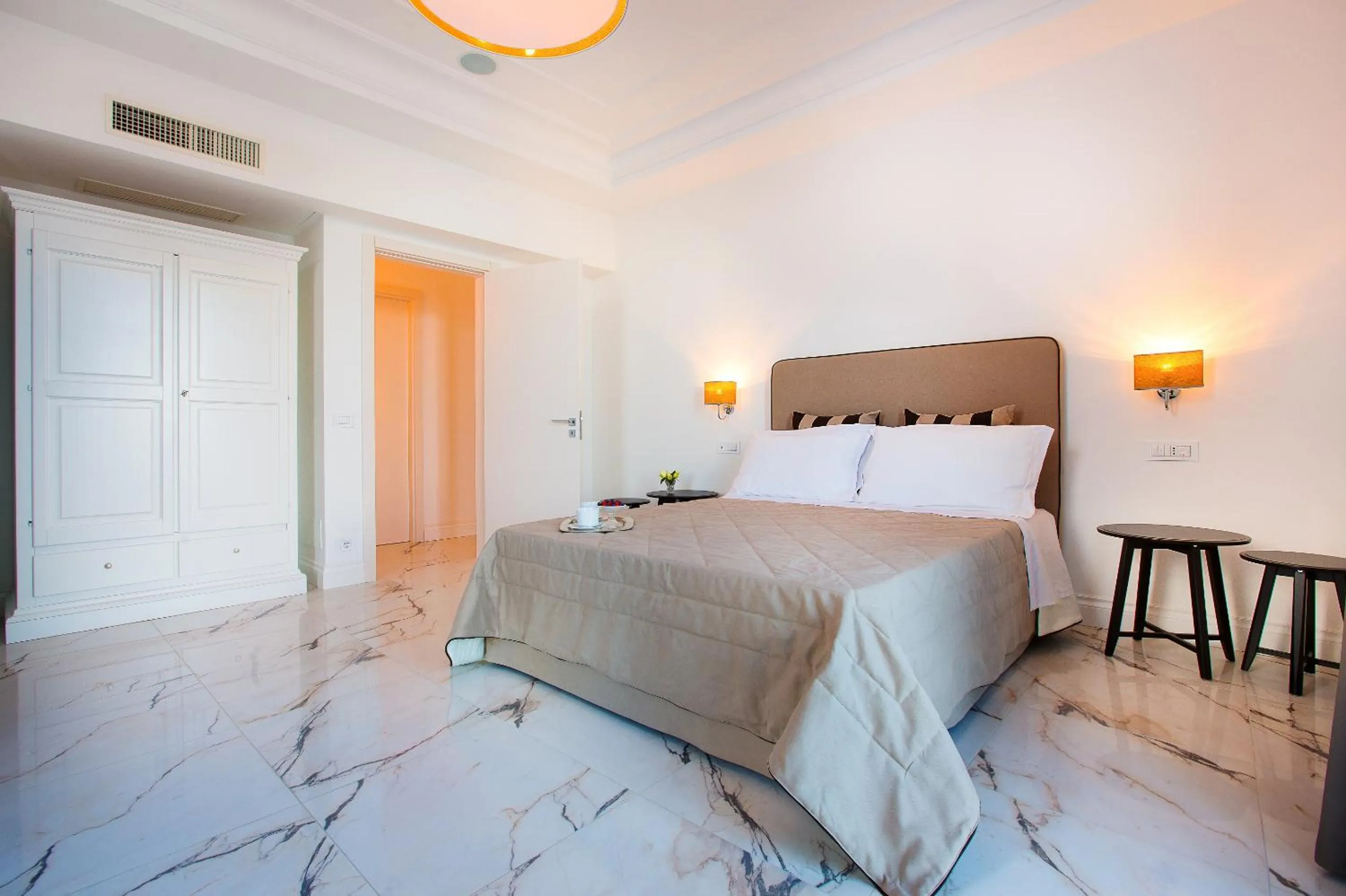 Bed in Palazzo Murrano - Adults Only